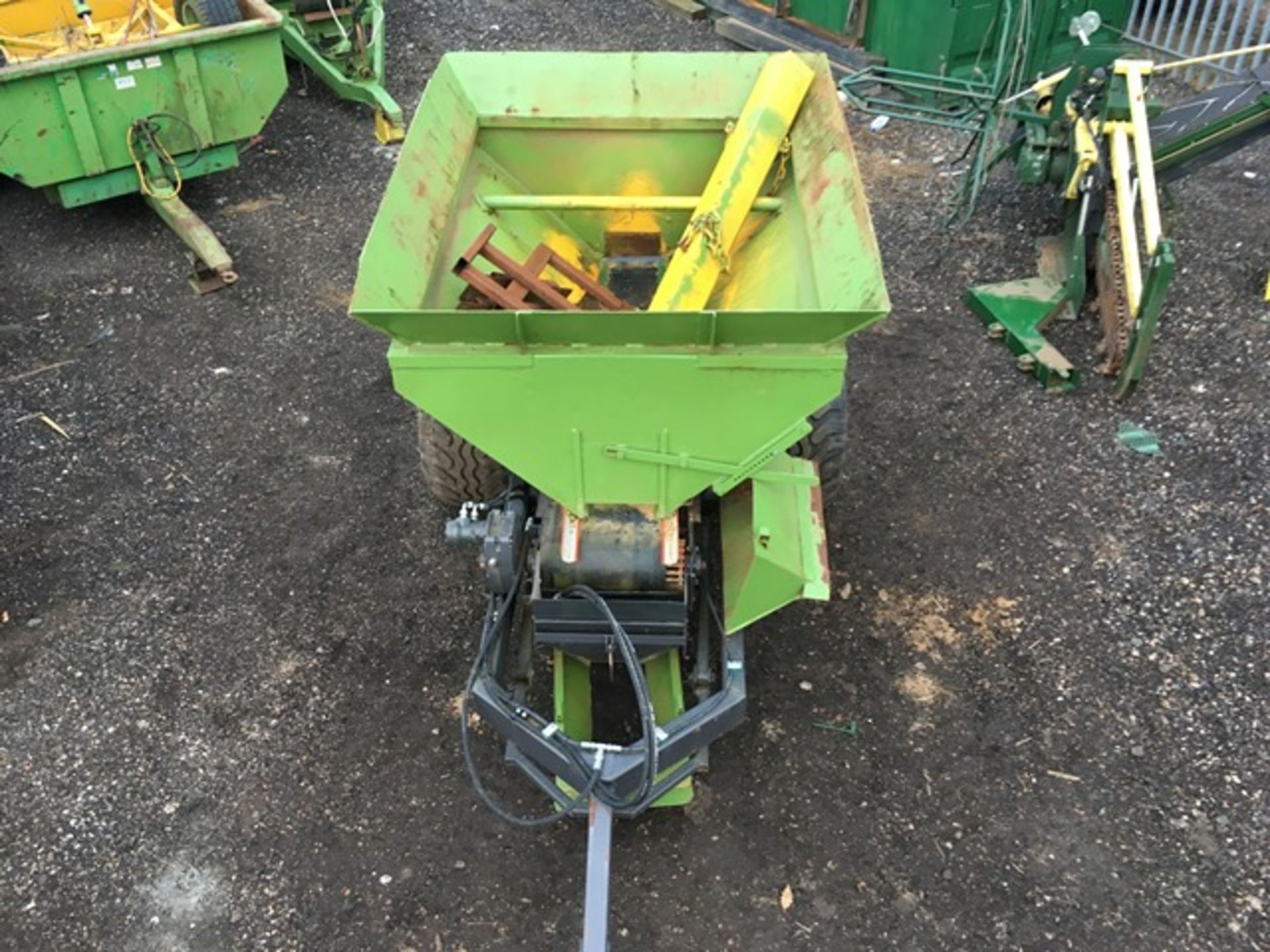 Bespoke/adapted sand/gravel back filling trailer, 3 ton, hydraulic drives year 2015 - Image 5 of 5