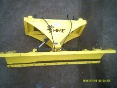 Snow plough to fit John Deere loader. Serial no. 101, year 2011