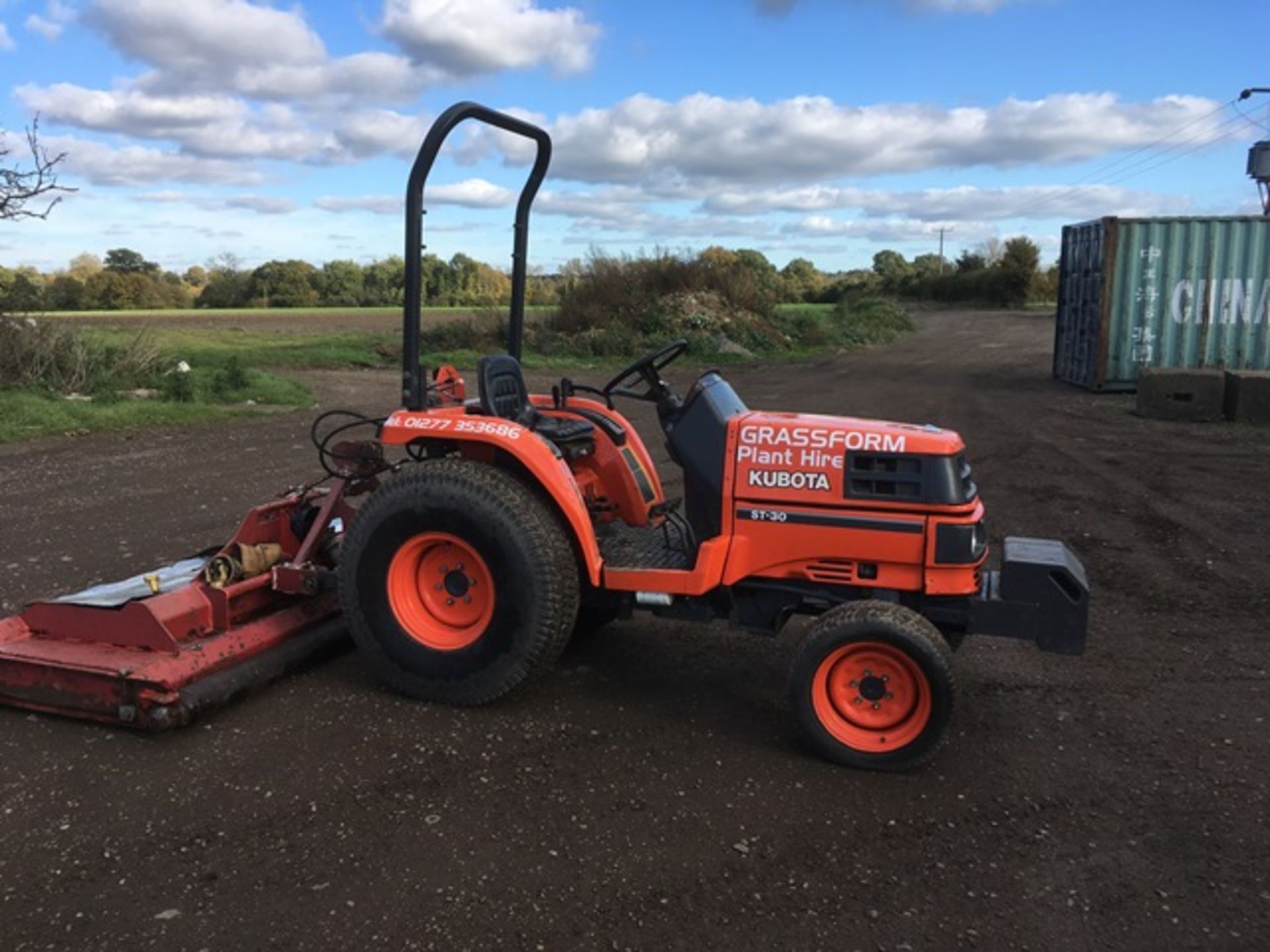 Kuboto ST30 tractor on turf tyres 2424 Hours - Image 3 of 10