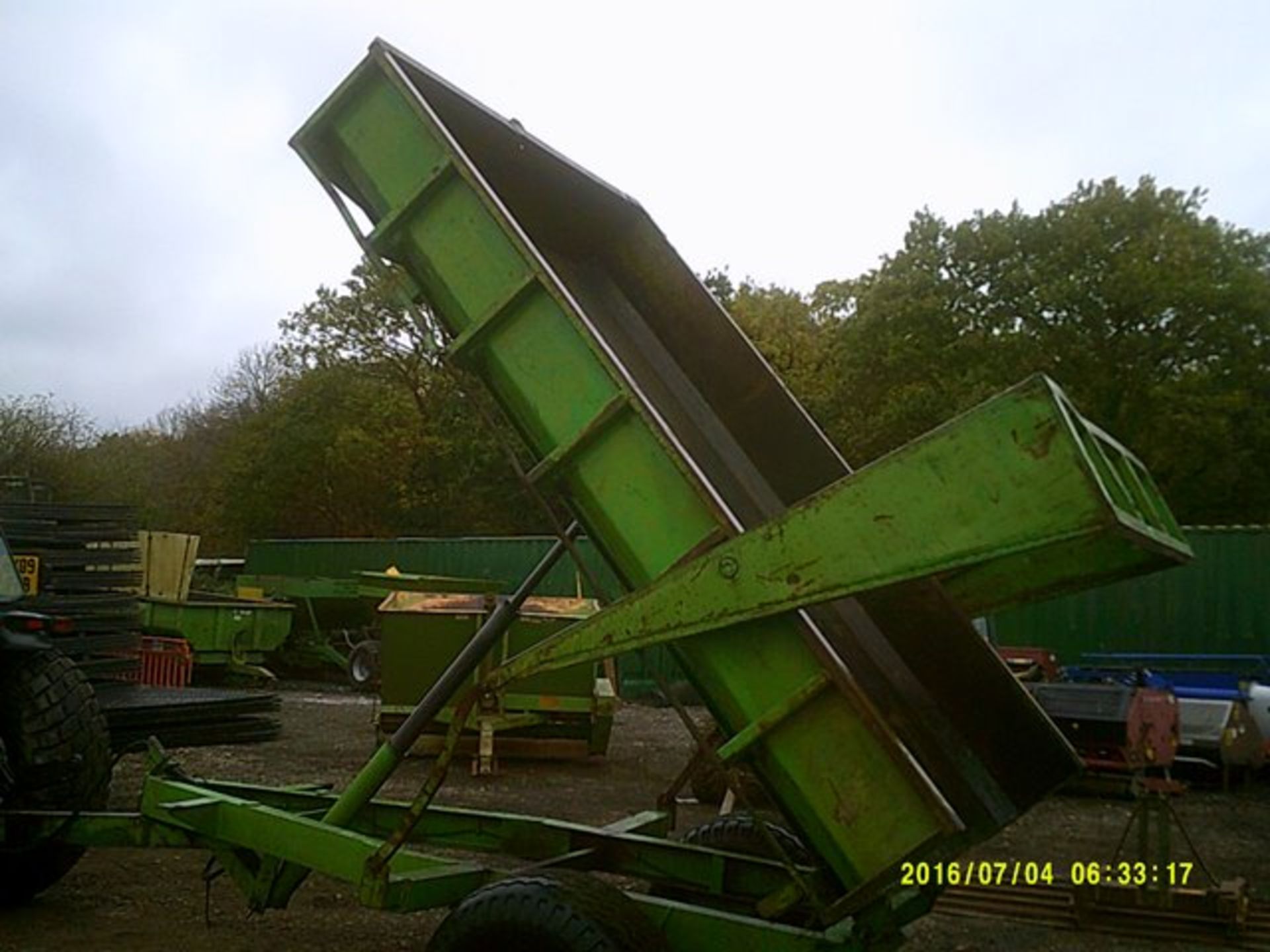 Sweeting 5 ton tipping trailer, fitted with LGP tyres and auto tailgate - Image 8 of 8