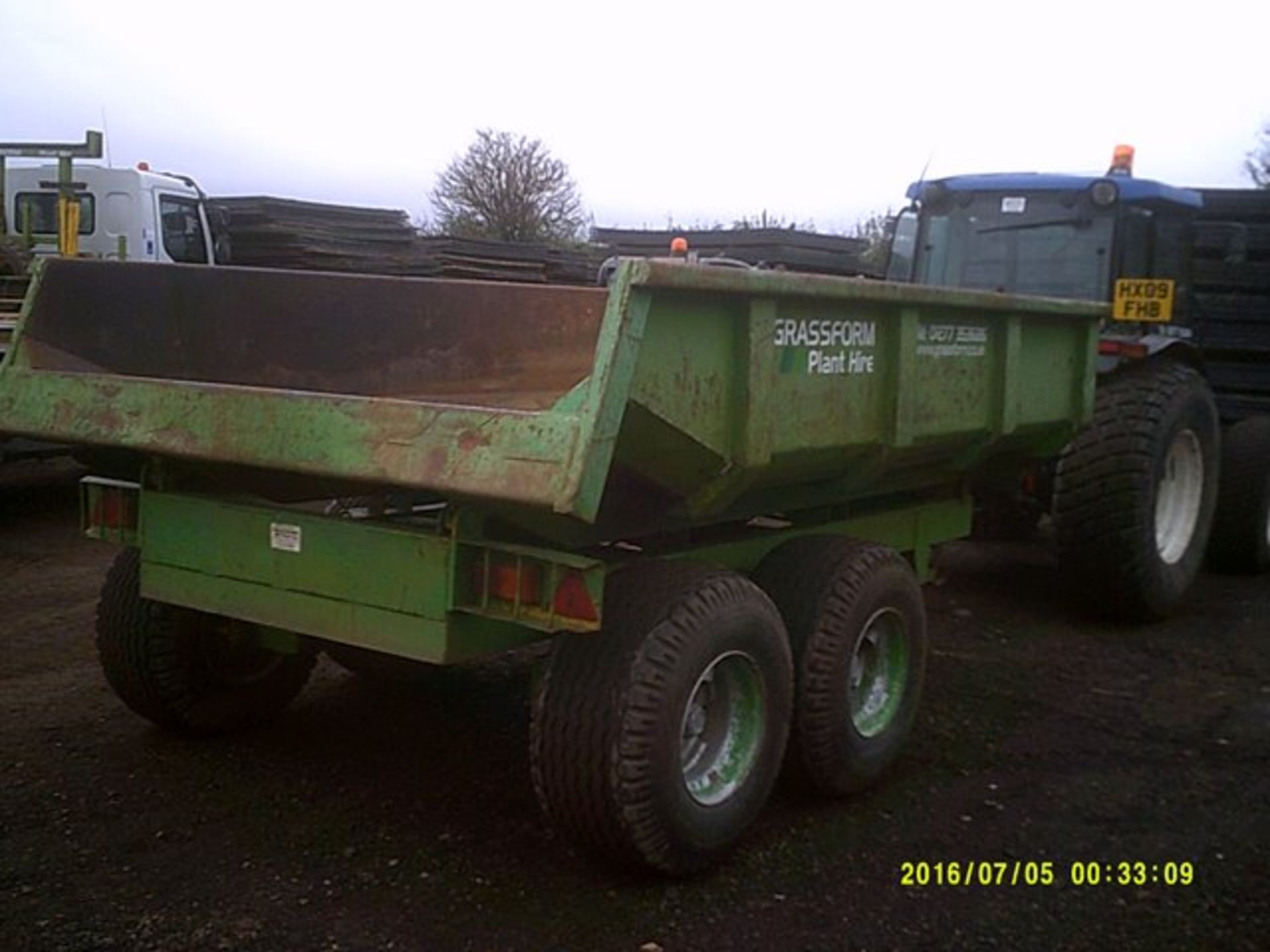 A W four wheel 8500kg tipping trailer, fitted with LGP tyres and tipping tailgate Model SR7 Serial - Image 3 of 4