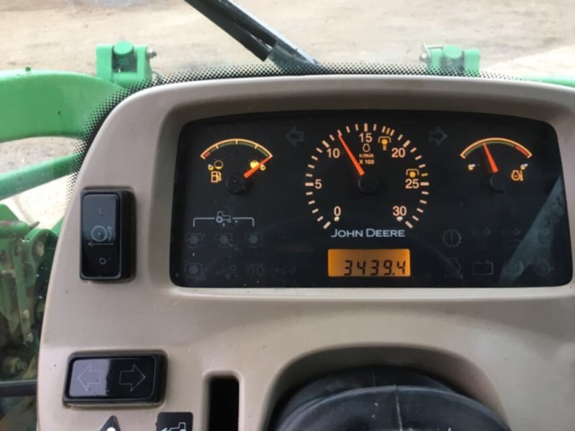 John Deere 4720 compact tractor fitted with grassland tyres, 66 HP, with 400CX front loader, - Image 4 of 8