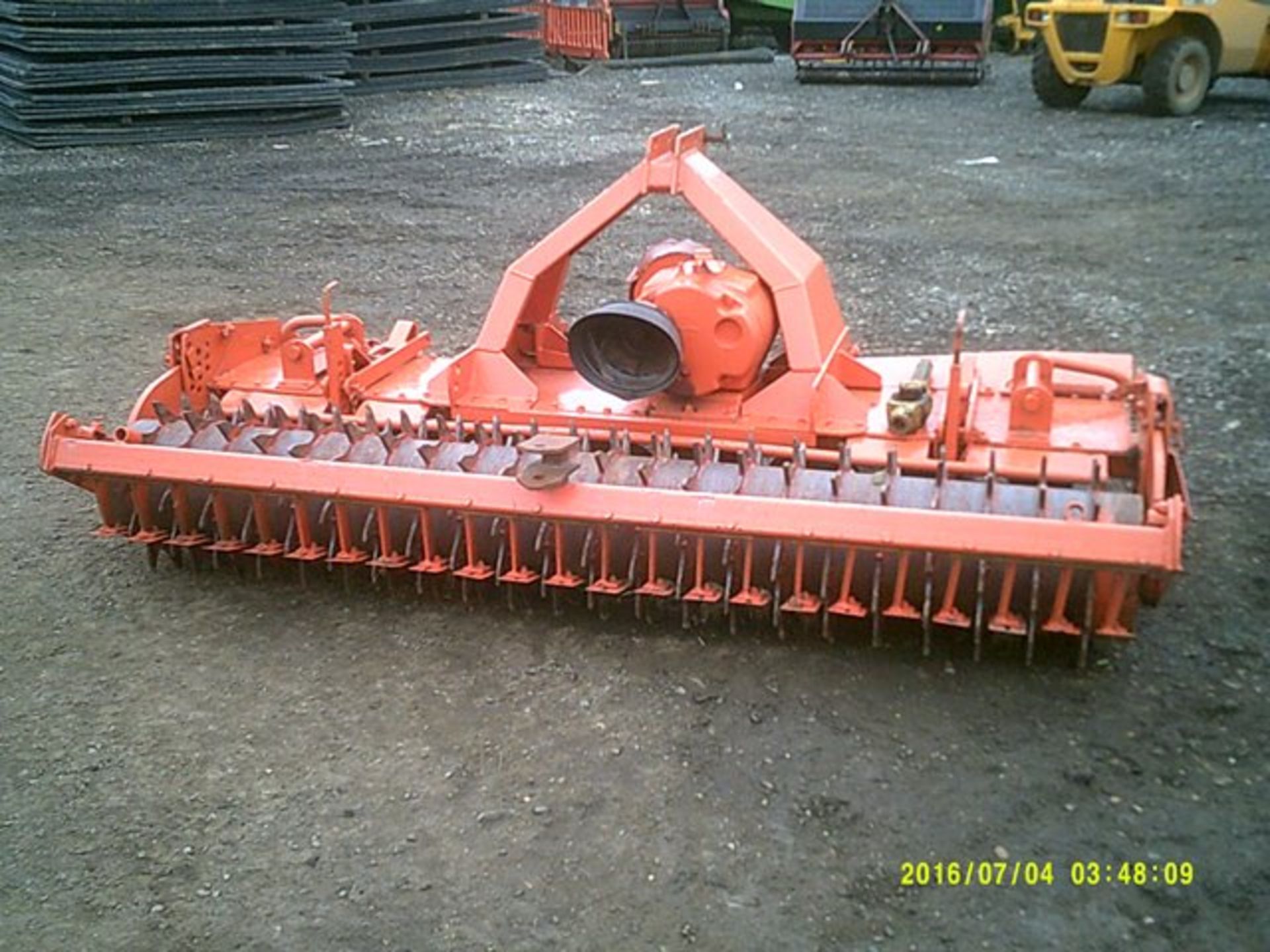 Kuhn power harrow 2.5m wide, fitted with packer roller. Serial no. R0019, year 1989 - Image 3 of 4