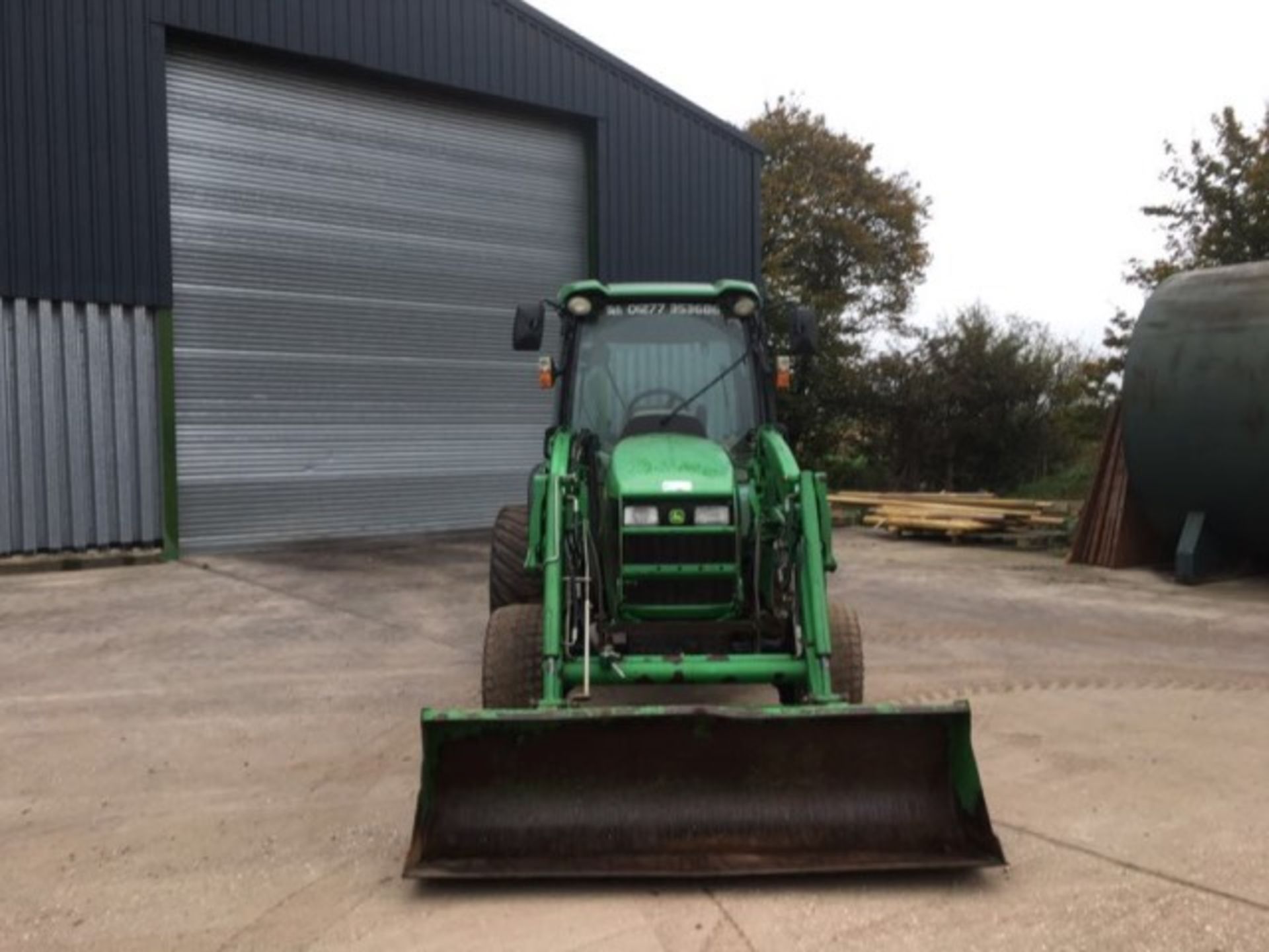 John Deere 4720 compact tractor fitted with grassland tyres, 66 HP, with 400CX front loader, - Image 2 of 8