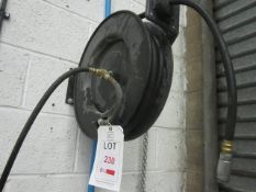 Wall mounted pneumatic hose extension reel