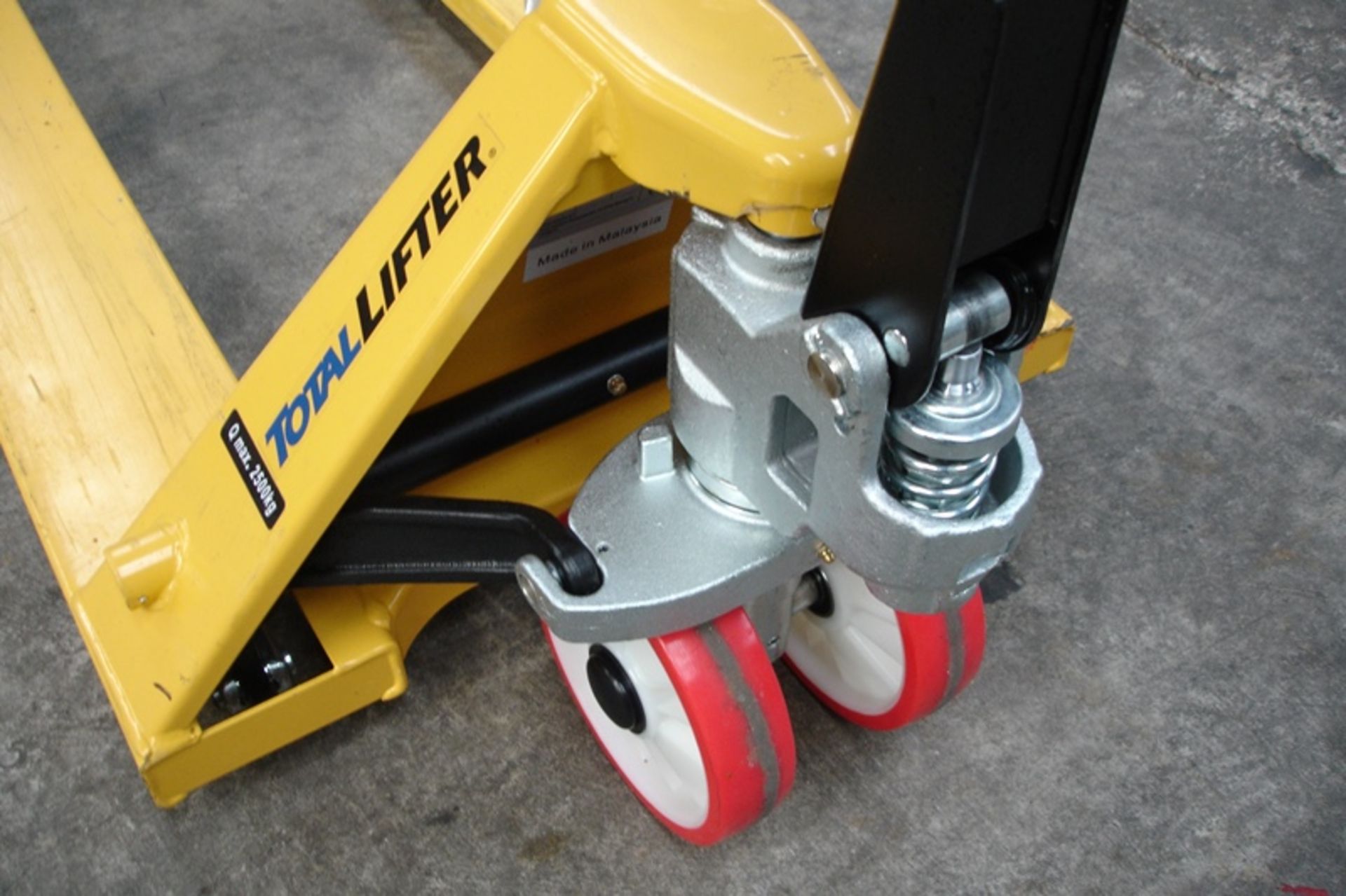 Total Lifter Pallet Mover (2015) - Image 2 of 3