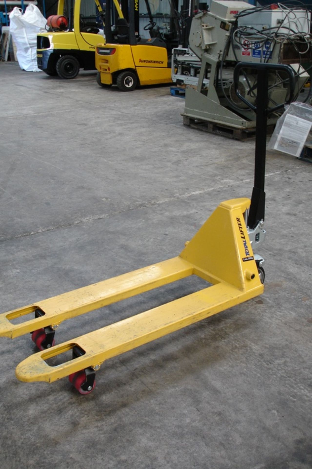 Total Lifter Pallet Mover (2015) - Image 3 of 3