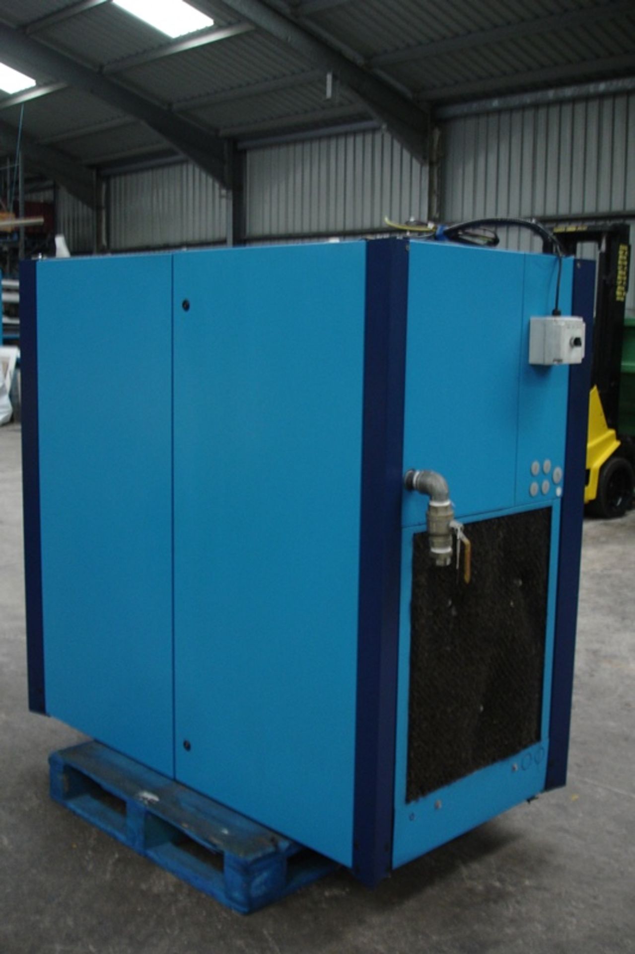 Compair L30 Packaged Air Compressor - Image 4 of 5