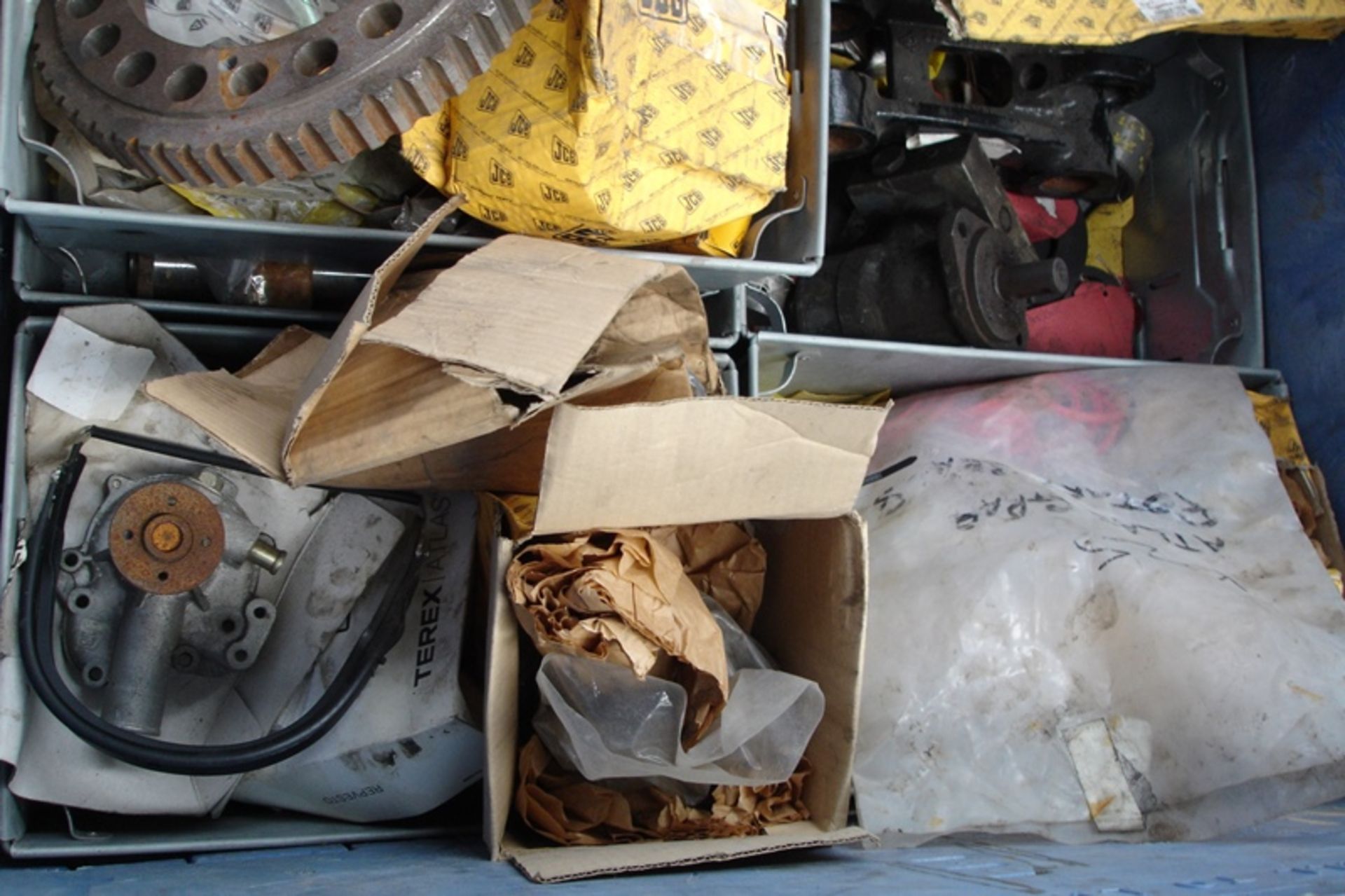 Crate of mainly JCB spares - Image 3 of 3