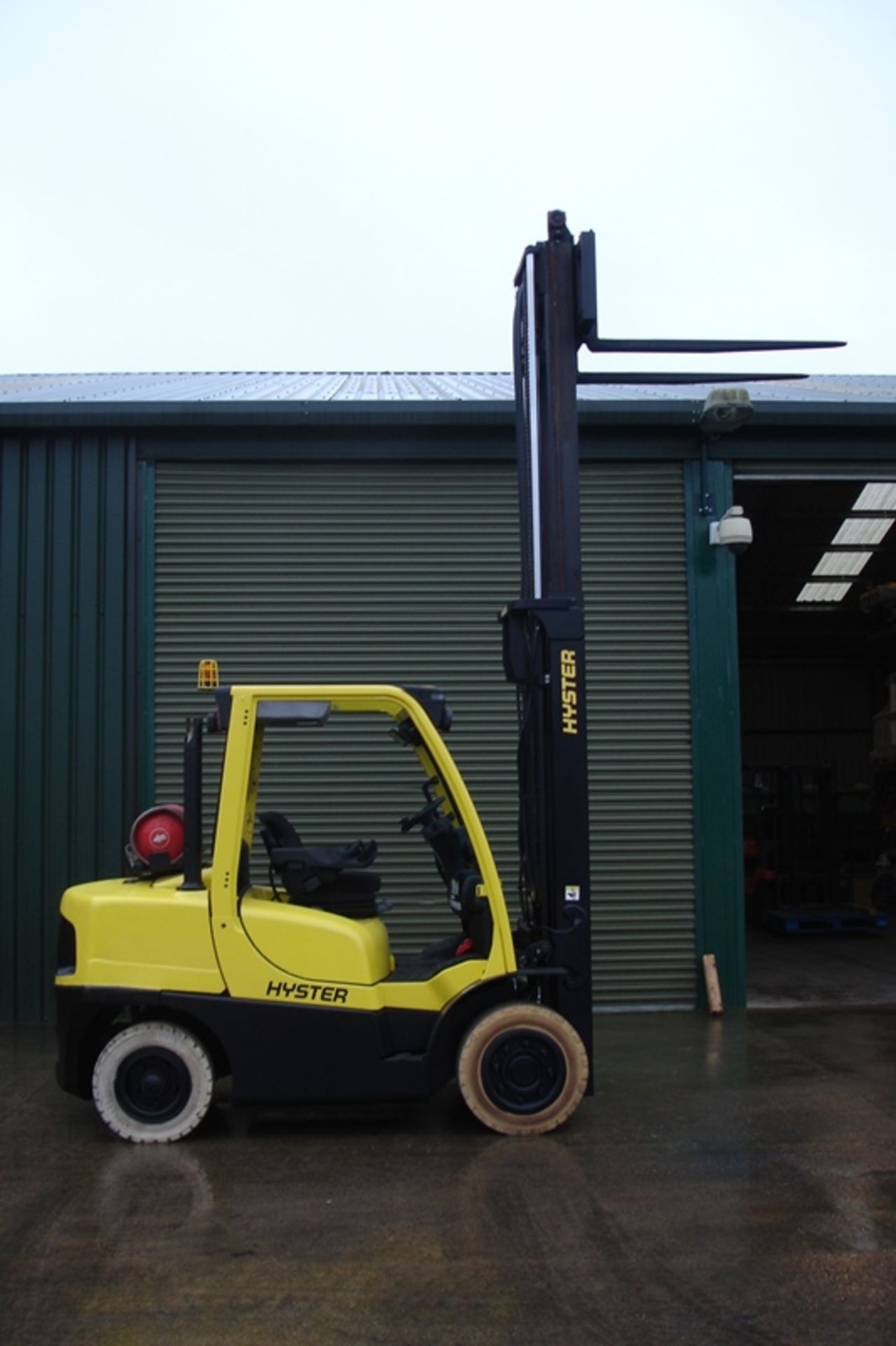 Hyster H4.0FT Forklift (2010) - Image 7 of 7