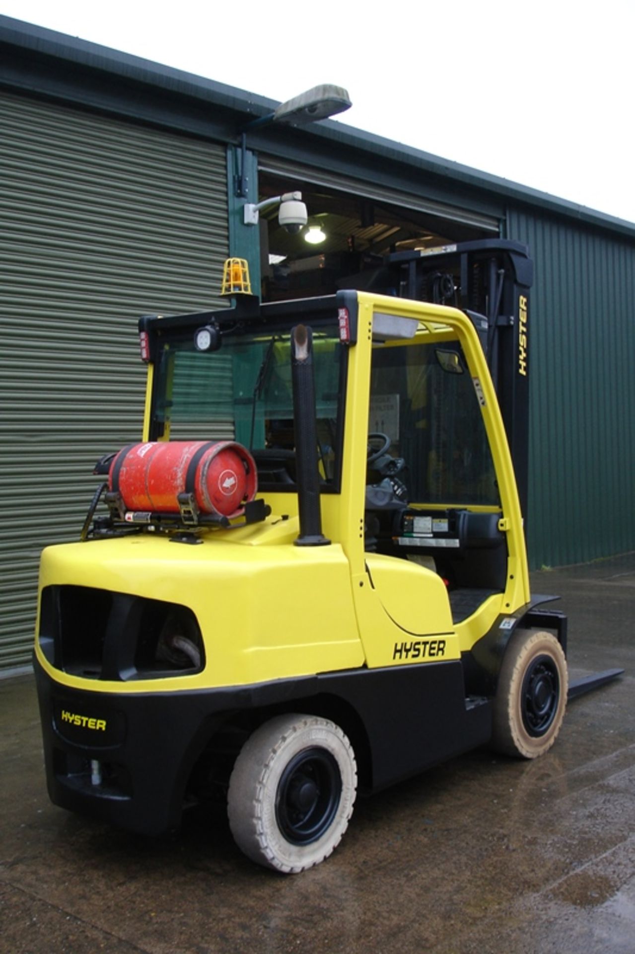 Hyster H4.0FT Forklift (2010) - Image 2 of 7