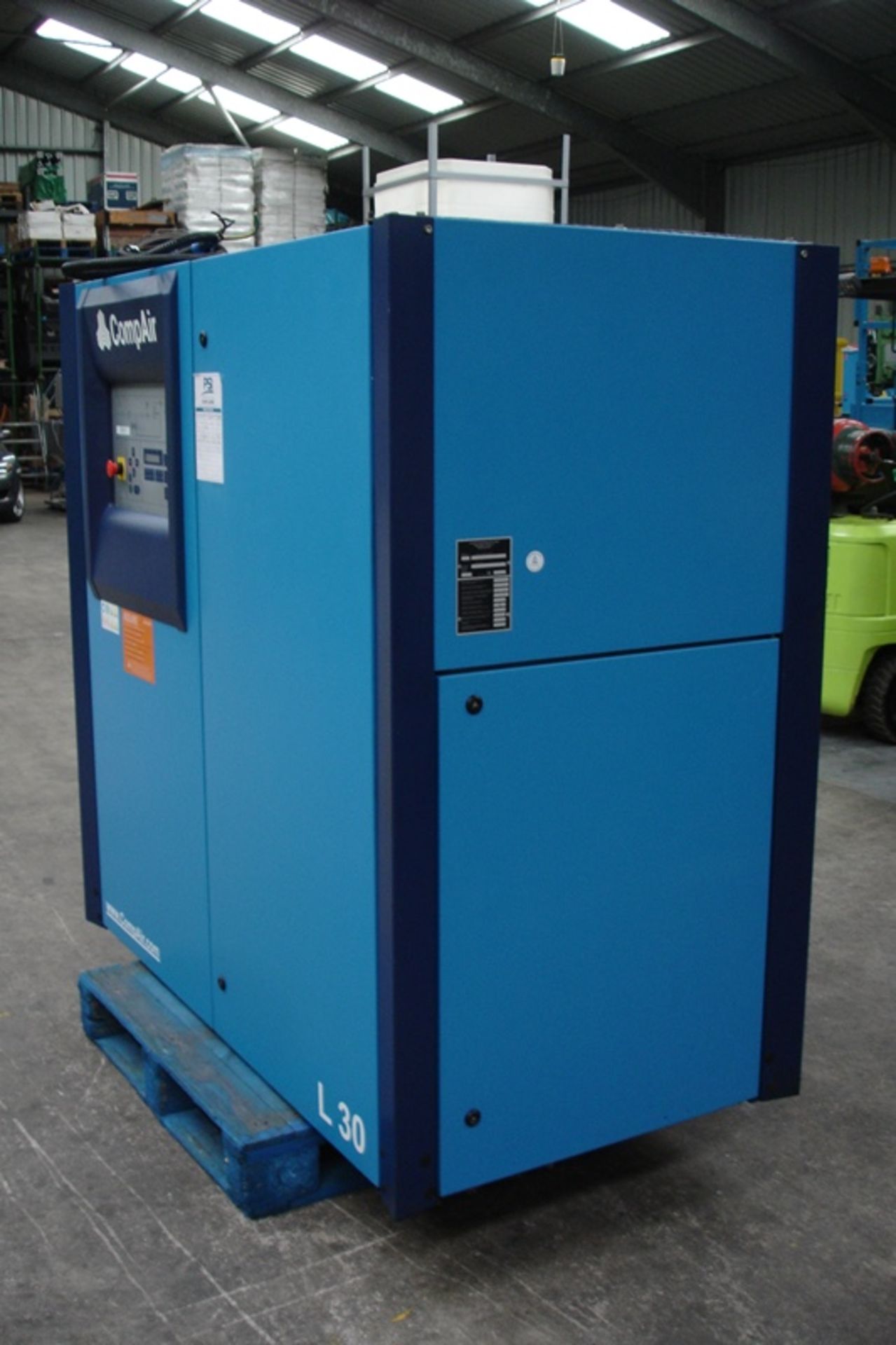 Compair L30 Packaged Air Compressor - Image 3 of 5