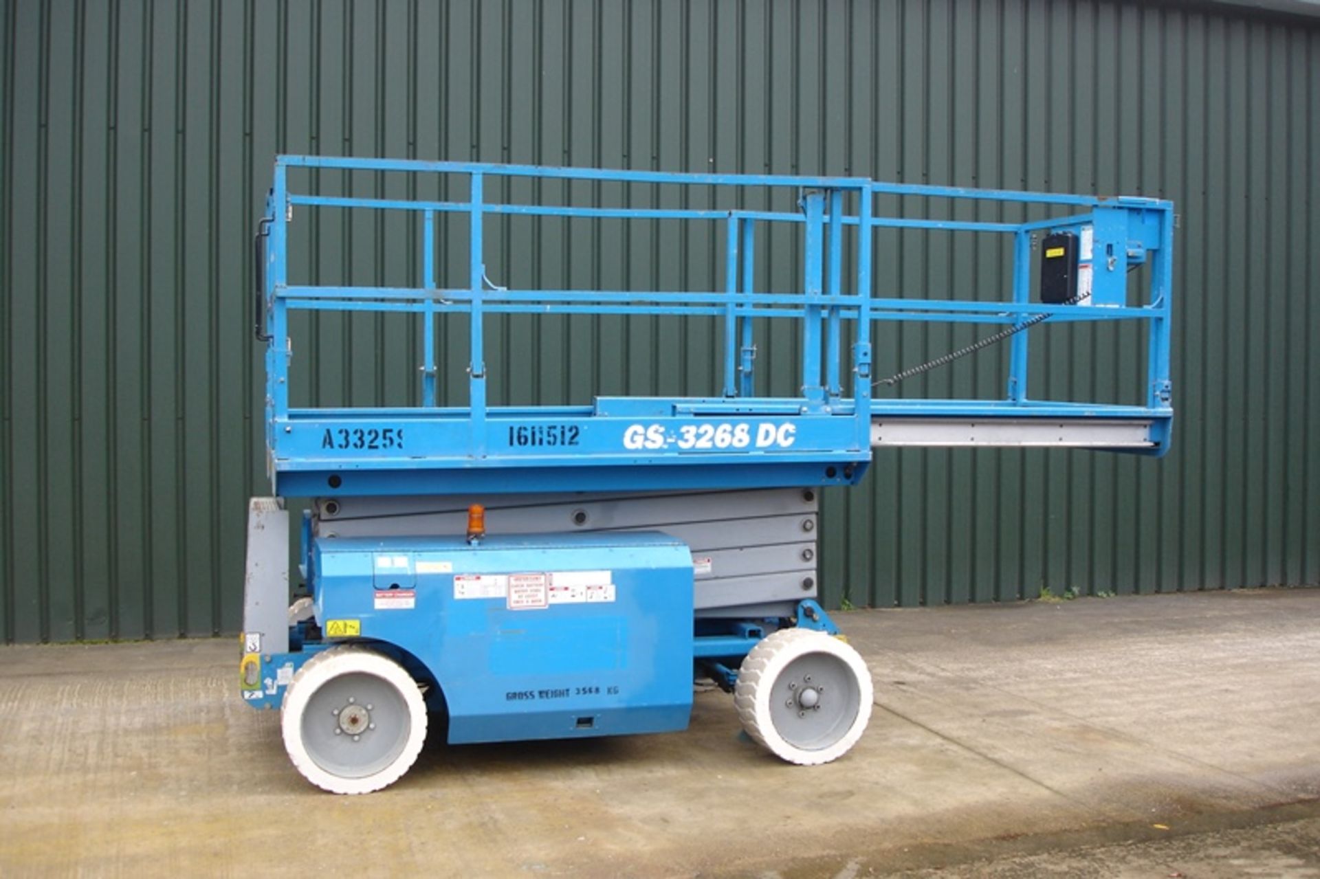 GENIE GS3268 ELECTRIC SCISSOR LIFT - Image 5 of 12