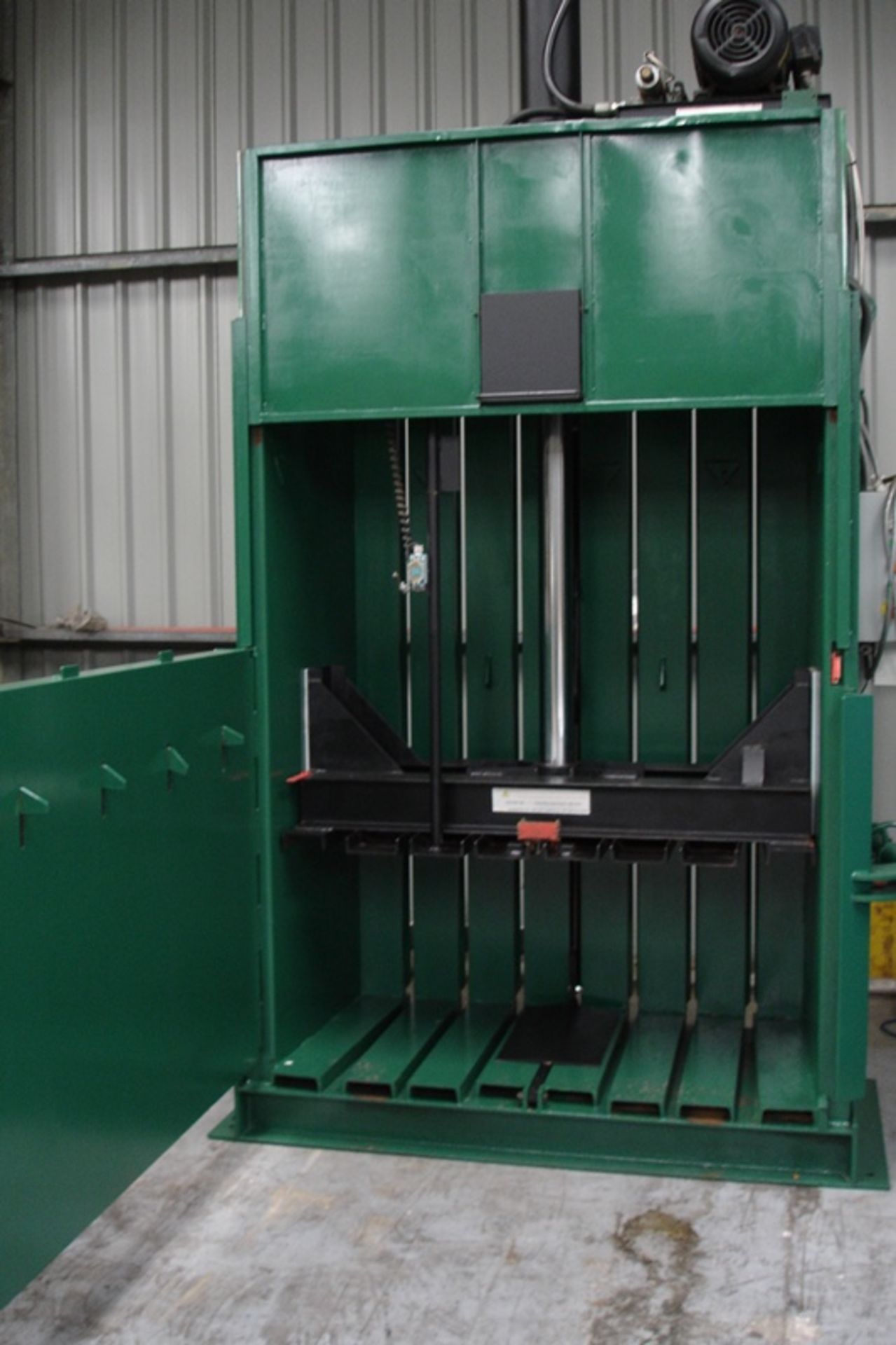 Pakawaste Ltd Mill Size Baler - Image 4 of 4