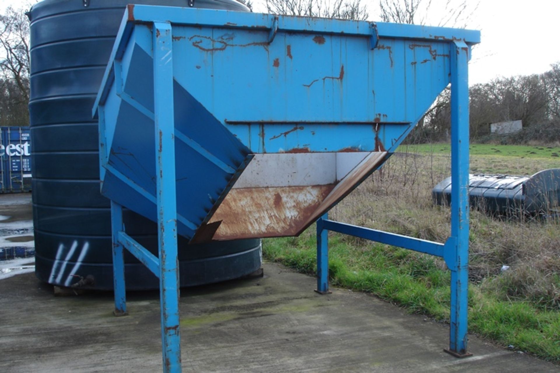 Hopper feed for large Conveyor - Image 2 of 2