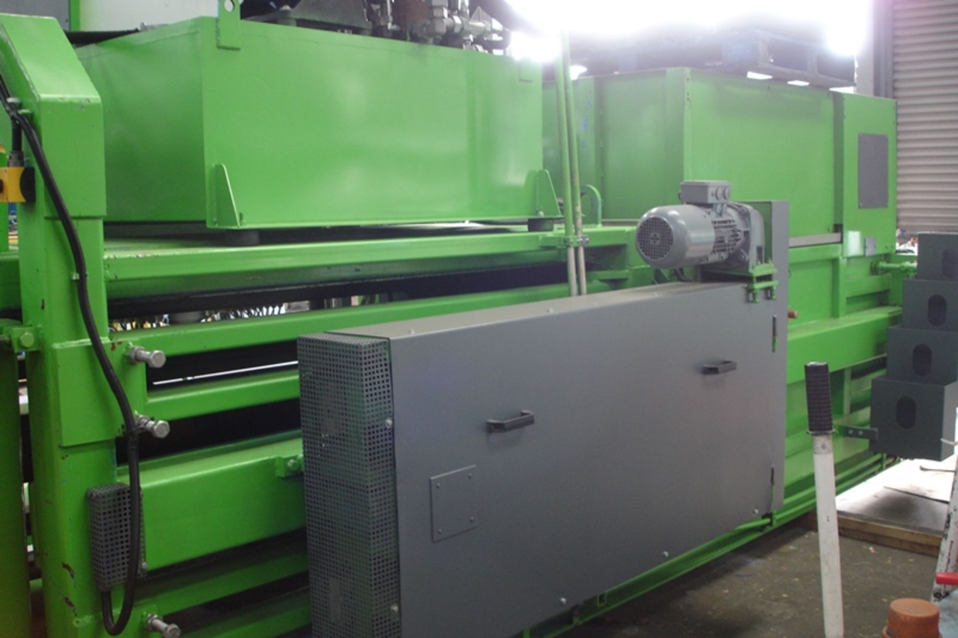 FAKT BP 4000 Fully Automatic Compact Baler (2012) - Image 5 of 6