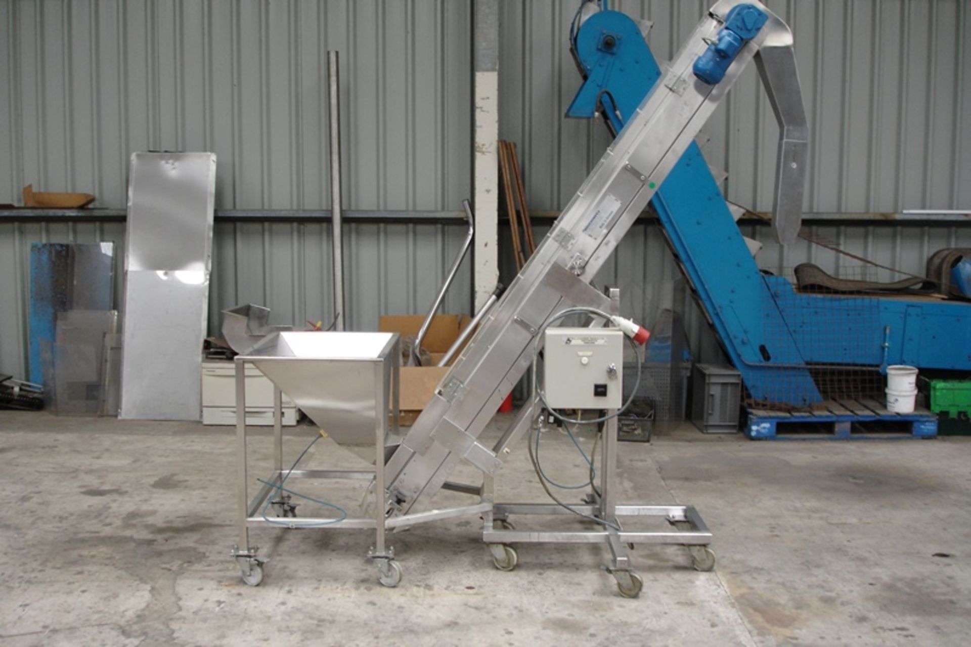 Mobile fully Stainless Steel Uplift Conveyor