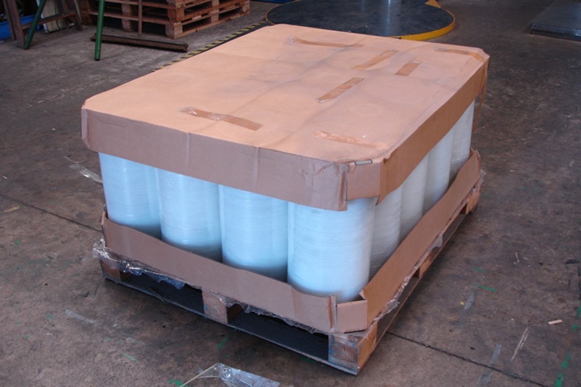 Pallet of Stretch Wrap for pallet wrapping machines - Image 2 of 2