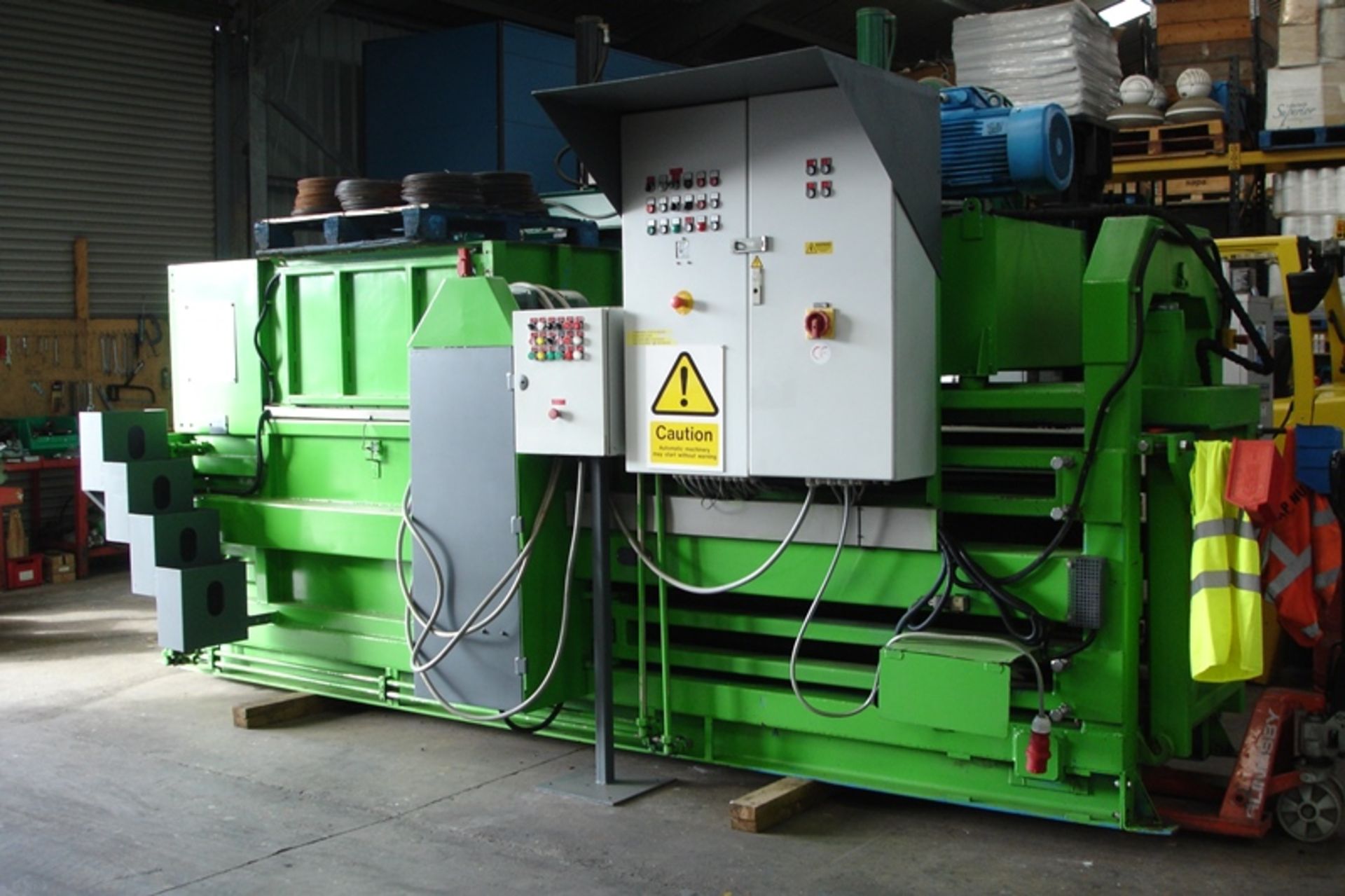 FAKT BP 4000 Fully Automatic Compact Baler (2012) - Image 2 of 6