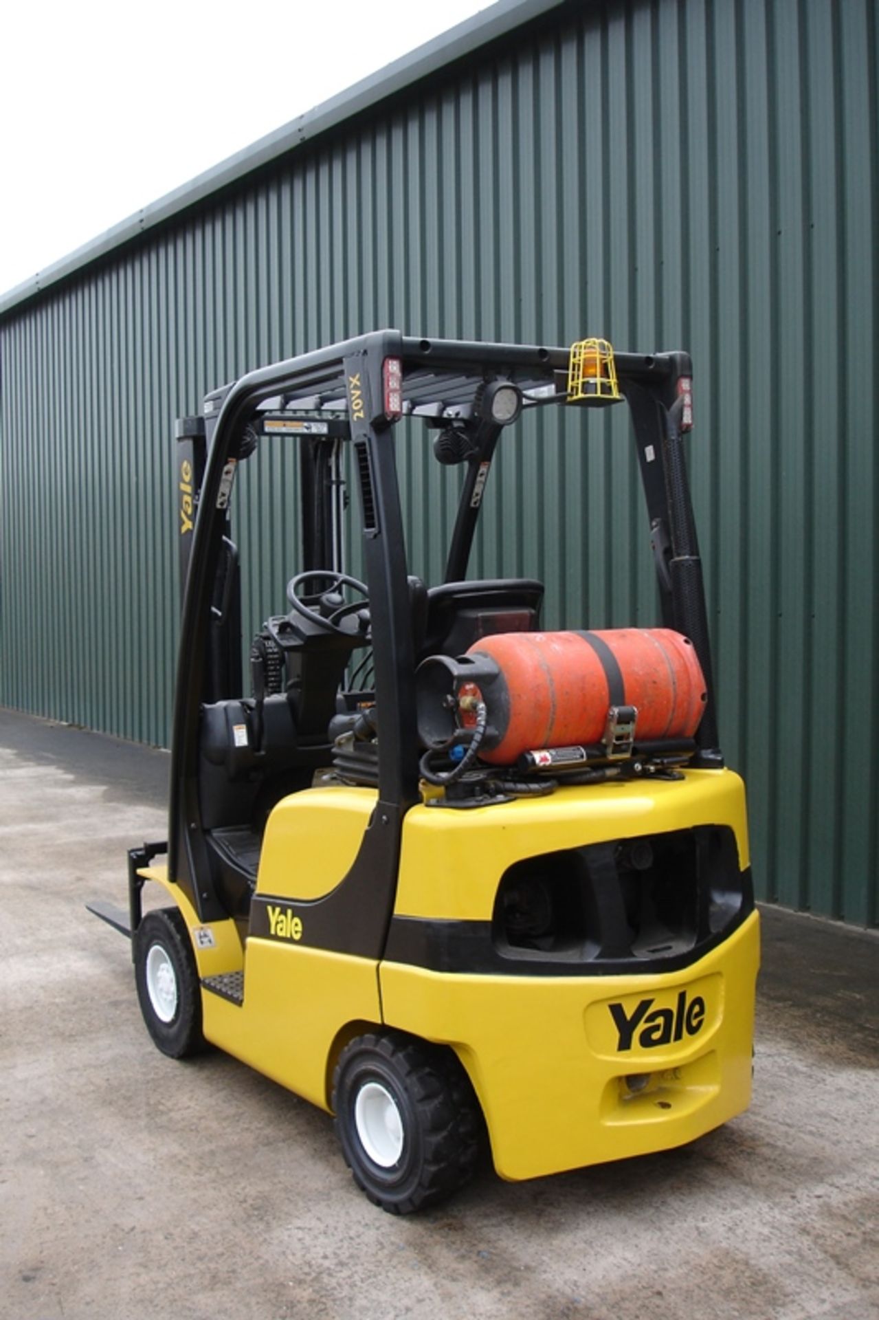 Yale 2 ton Forklift. ( 2011 ) - Image 2 of 7