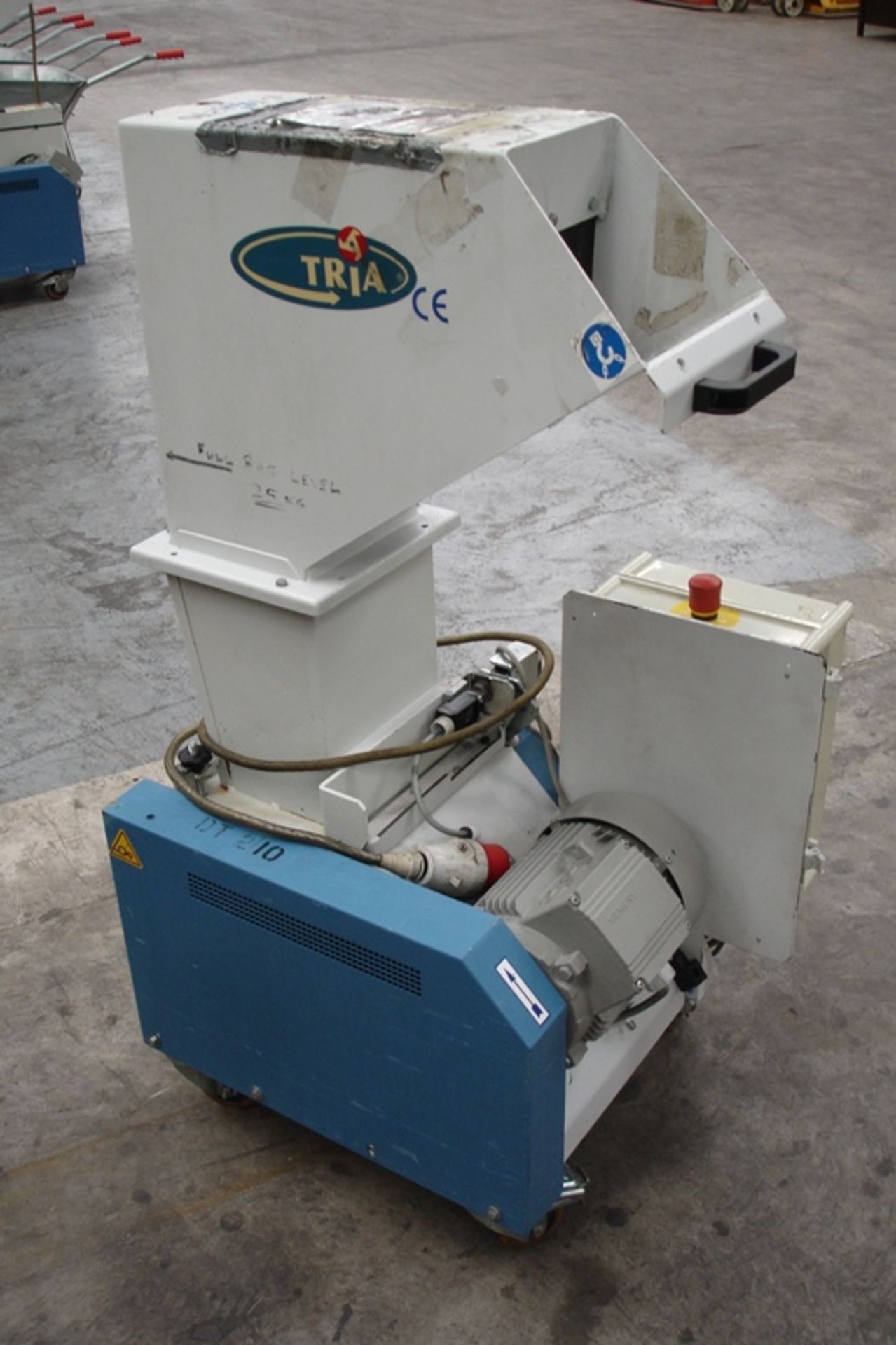 Tria Mobile Plastics Granulator - Image 2 of 3