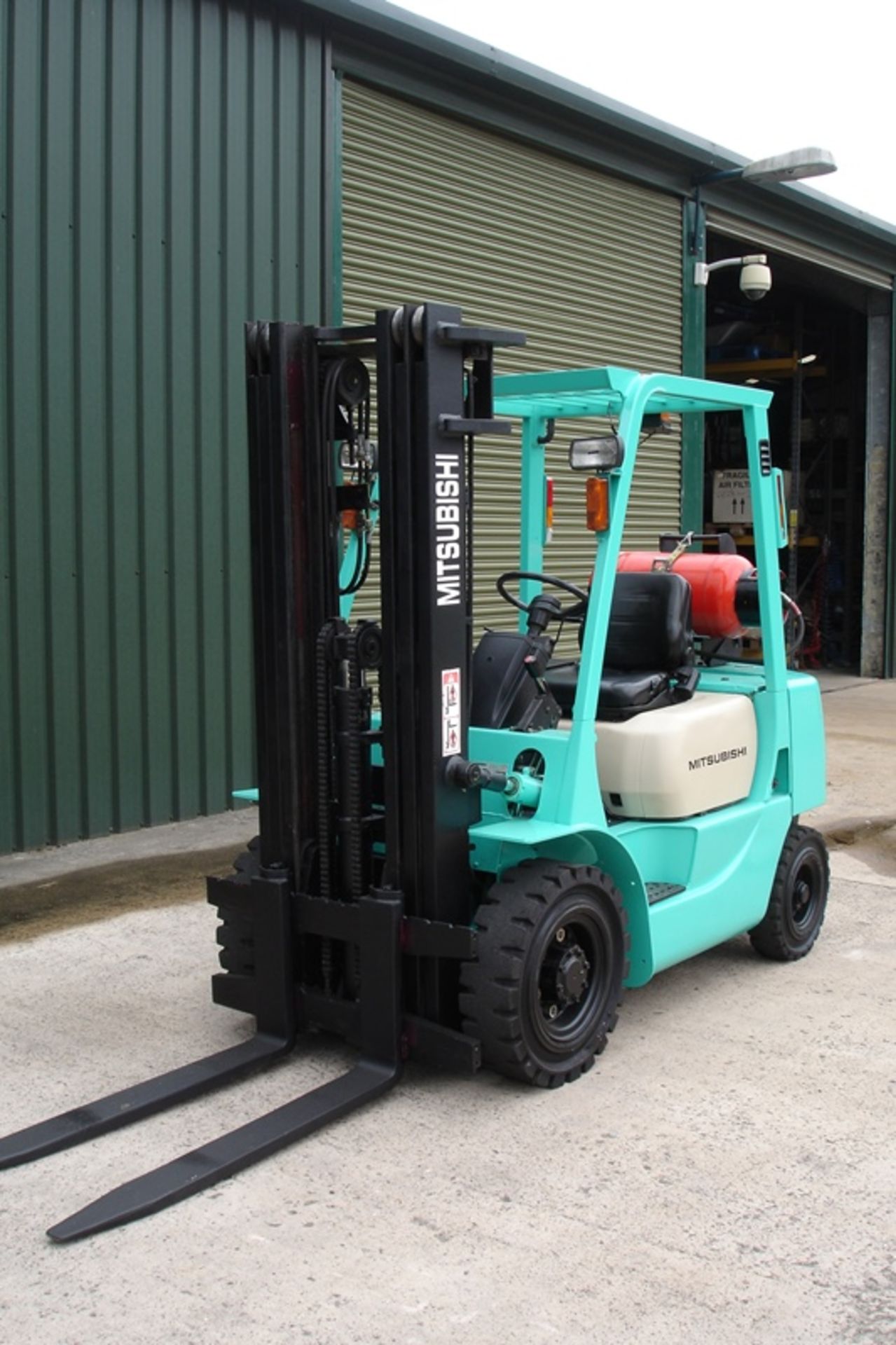 Mitsubishi 2.5 ton Forklift - Image 4 of 6