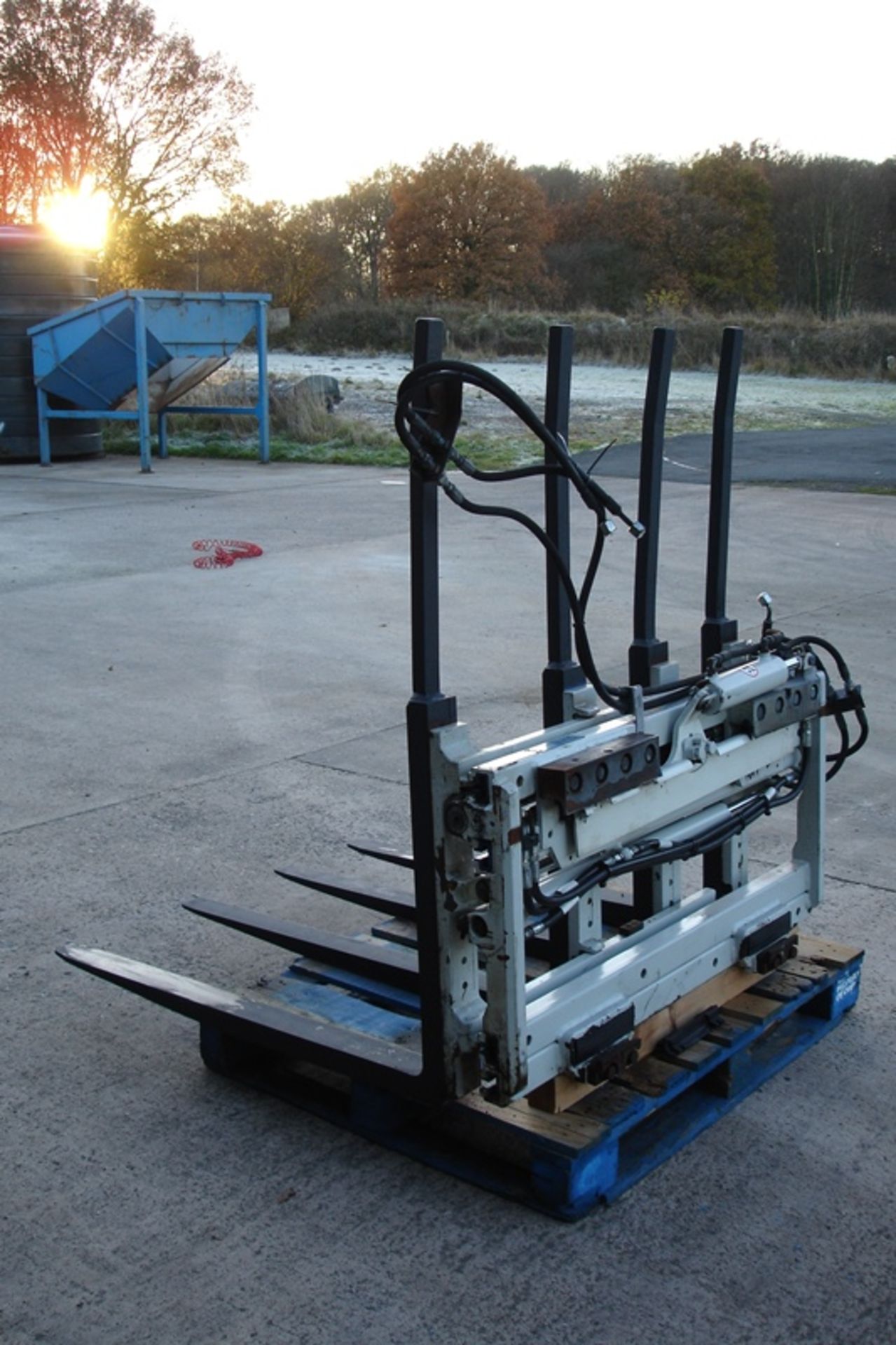 Cascade Multi Pallet Handler Forklift attachment - Image 4 of 5