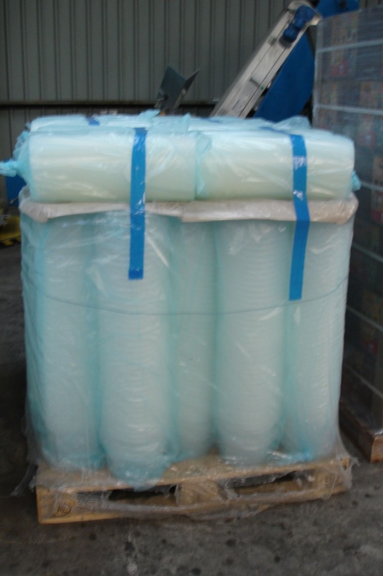 600 per pallet Food Grade 5 litre Clear Plastic Tubs/Buckets with handles and Tamper Evident Lids