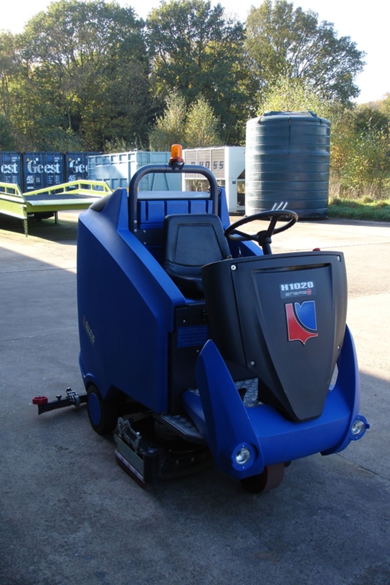 Dulevo Electric Ride On Scrubber/Sweeper - Image 4 of 10