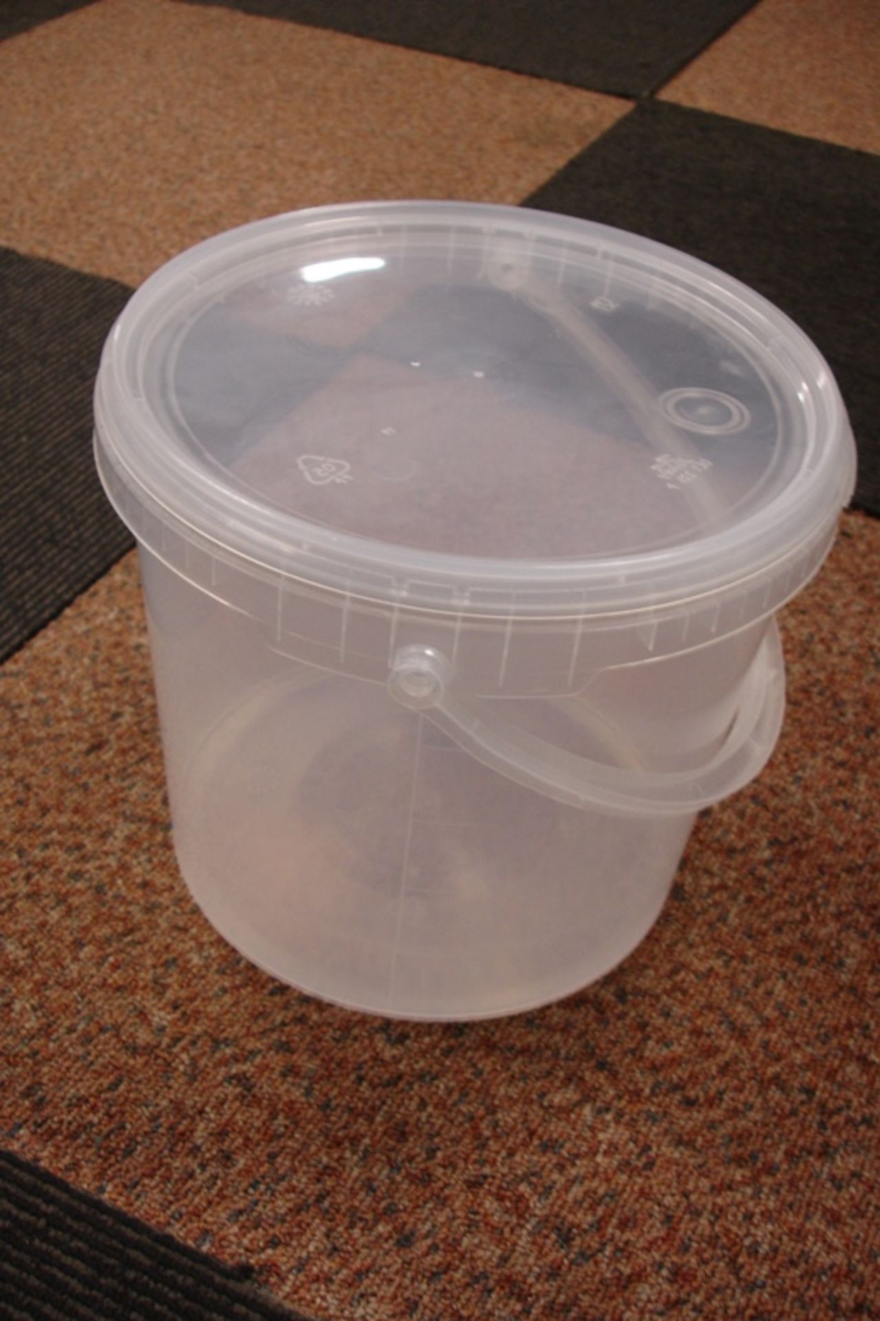 600 per pallet Food Grade 5 litre Clear Plastic Tubs/Buckets with handles and Tamper Evident Lids - Image 2 of 4