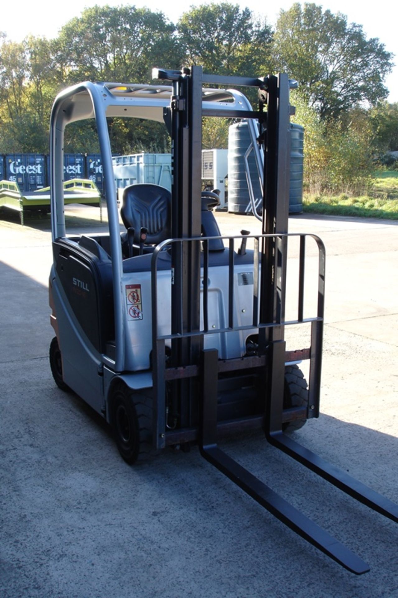 Still 1.6 ton Forklift - Image 4 of 9