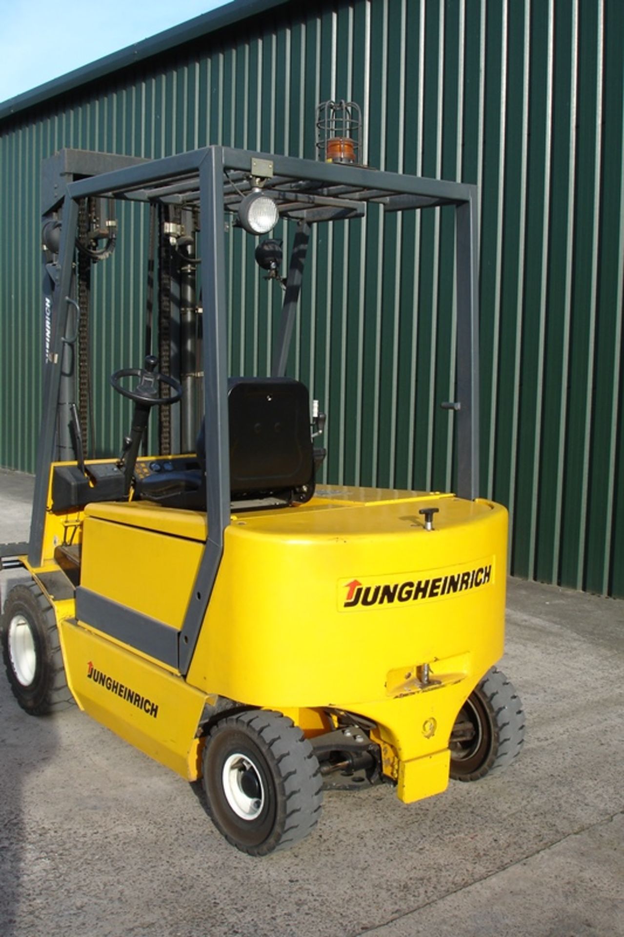 Jungheinrich 2.5 ton Forklift - Image 2 of 7