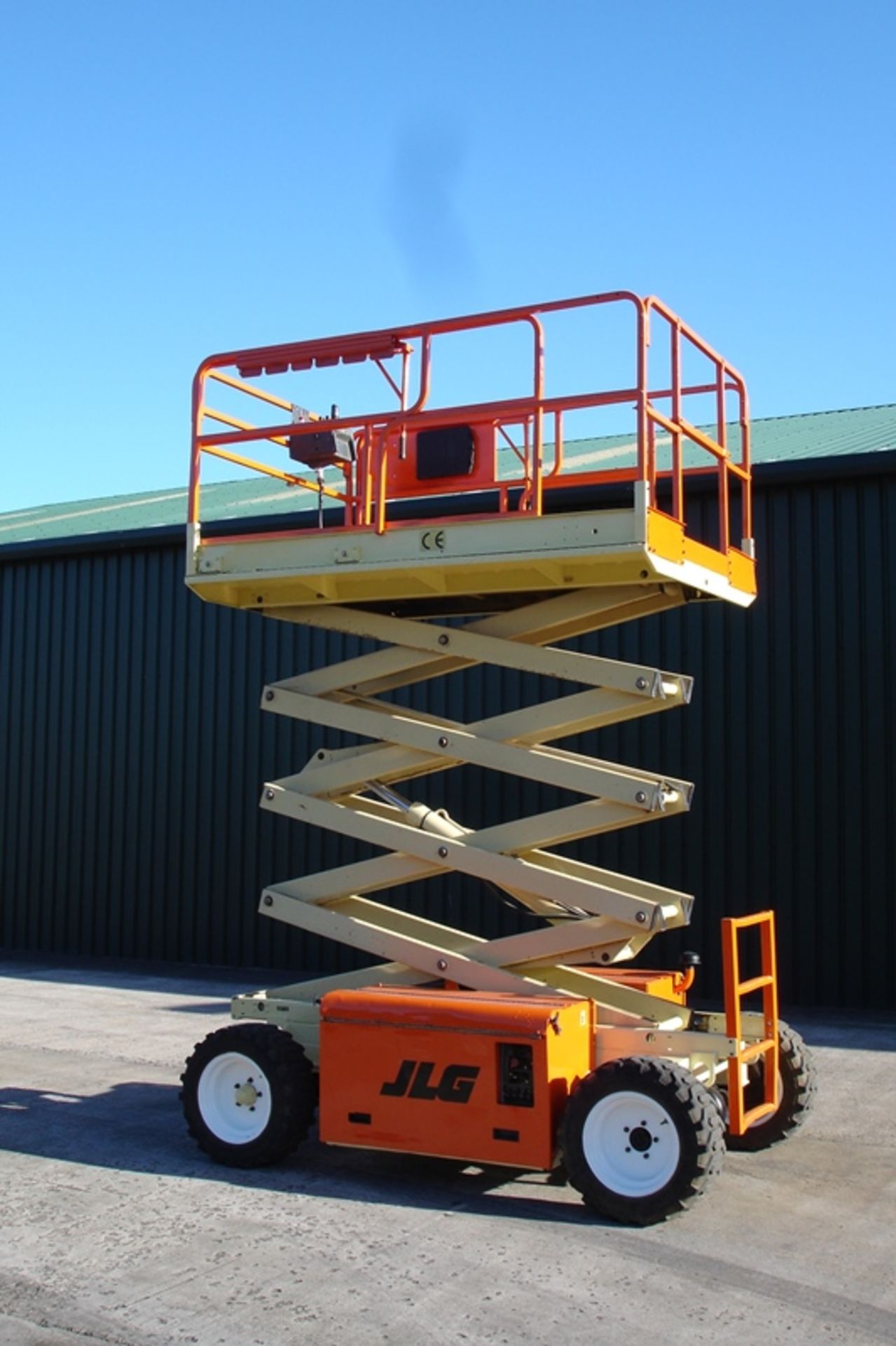 JLG Scissor Lift Rough terrain ( Diesel ) - Image 5 of 9