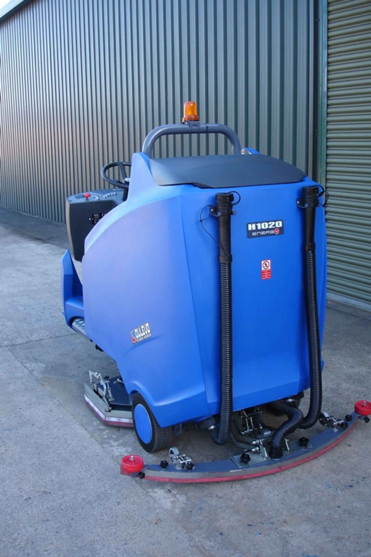 Dulevo Electric Ride On Scrubber/Sweeper - Image 2 of 10