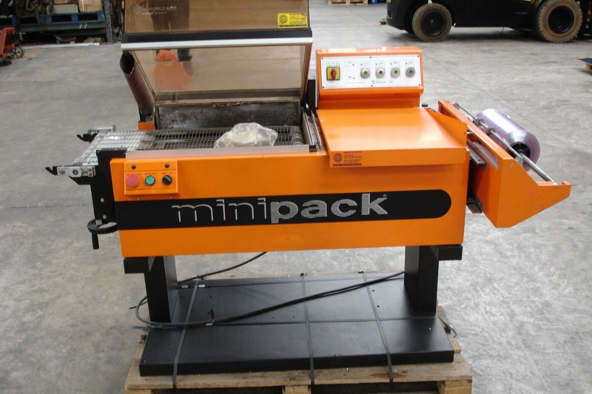 Minipack Torre L sealer & Heat Shrink Chamber machine