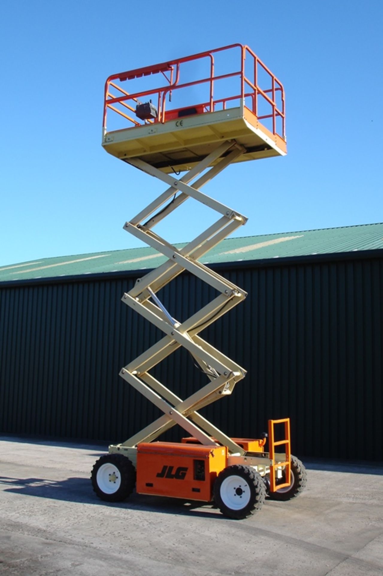 JLG Scissor Lift Rough terrain ( Diesel ) - Image 6 of 9