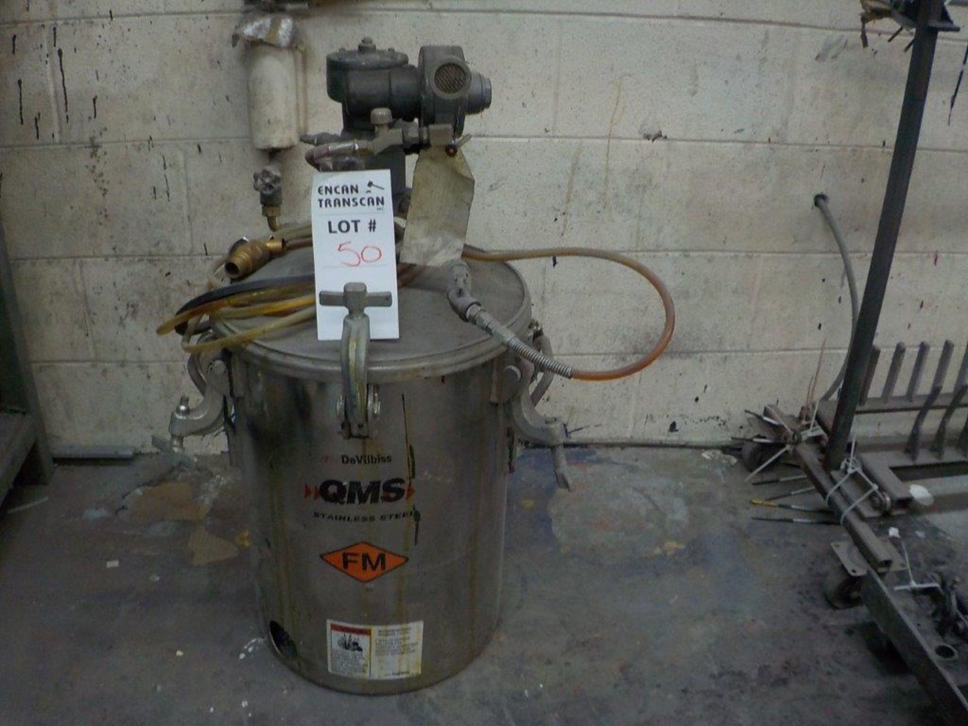 DEVILBISS STAINLESS STEEL PRESSURE TANK, C/W GAUGES, SPRAY GUNS, ETC.