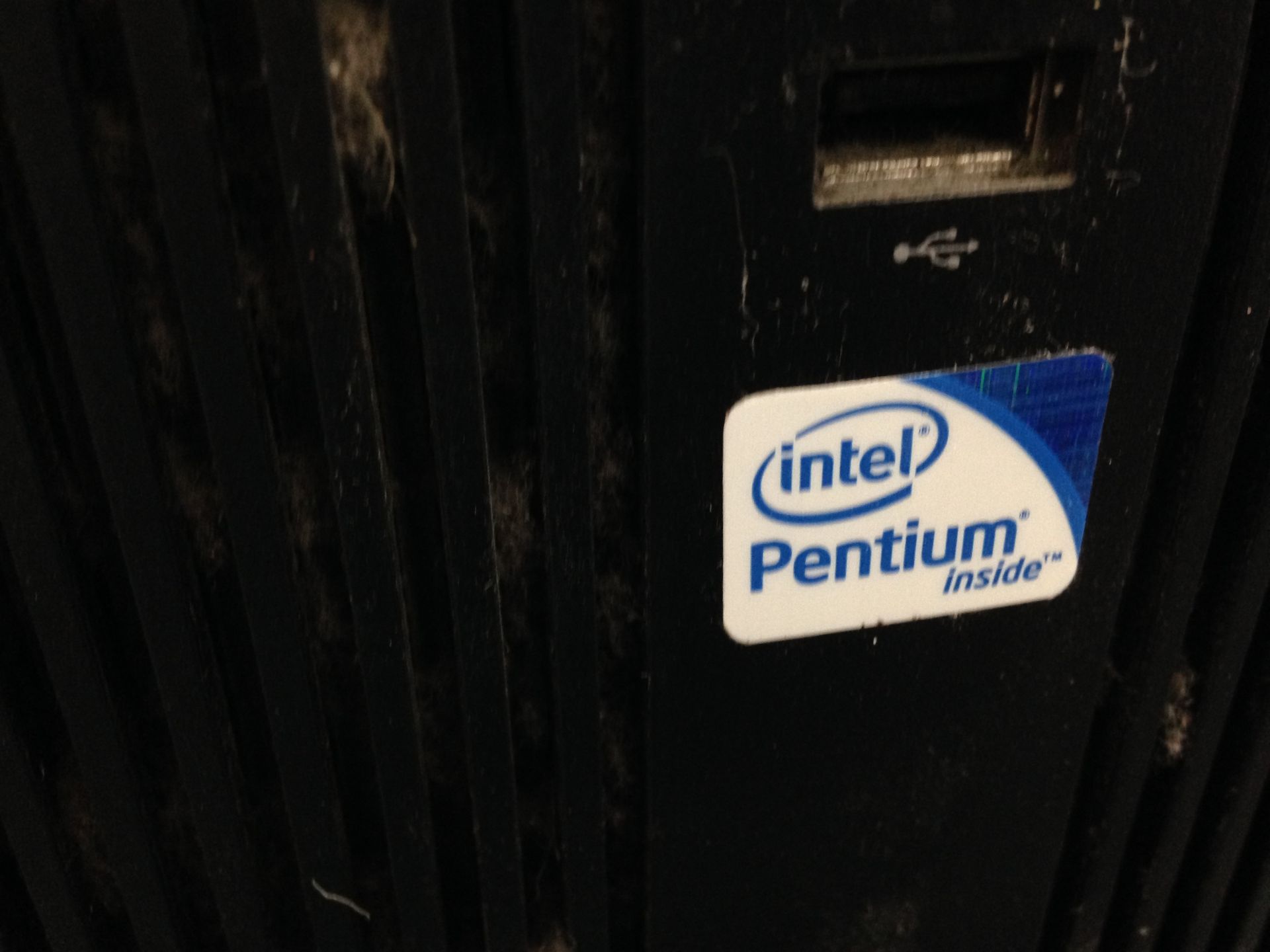 INTEL INSIDE PENTIUM WITH SCREEN KEYBOARD MOUSE - Image 2 of 3