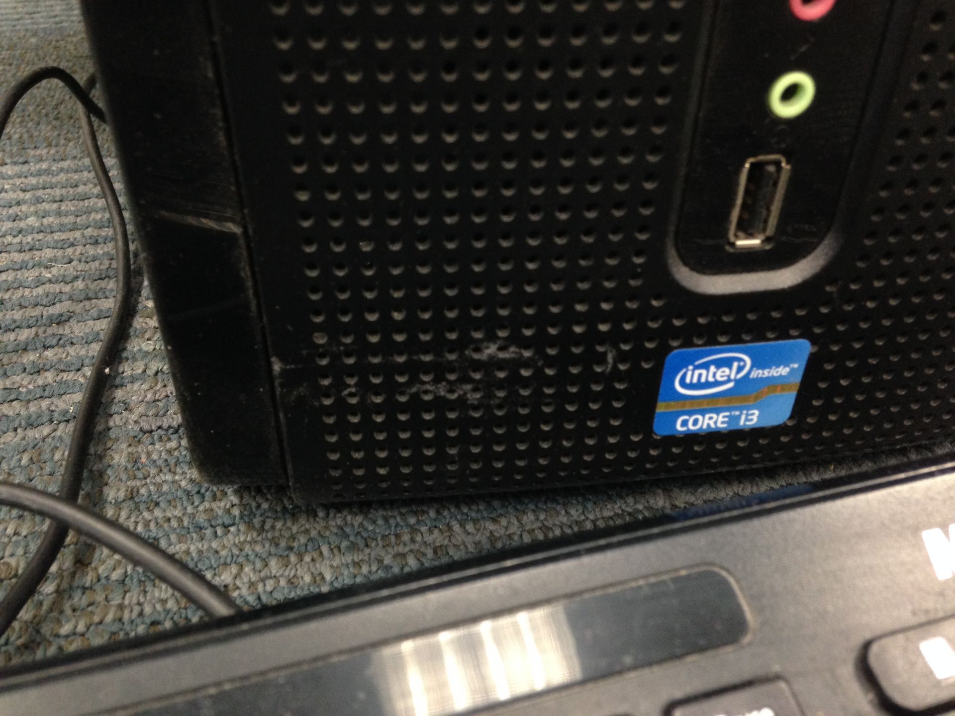 INTEL INSIDE CORE I3 WITH SCREEN KEYBOARD MOUSE - Image 2 of 3
