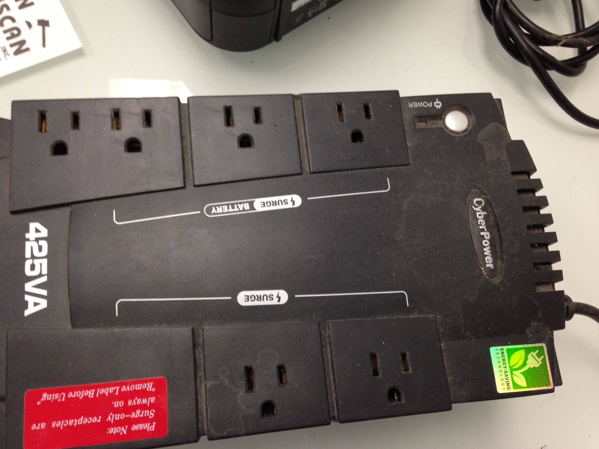 BACK-UP TRIPP LITE CUBER POWER SURGE PROTECTION - Image 2 of 4