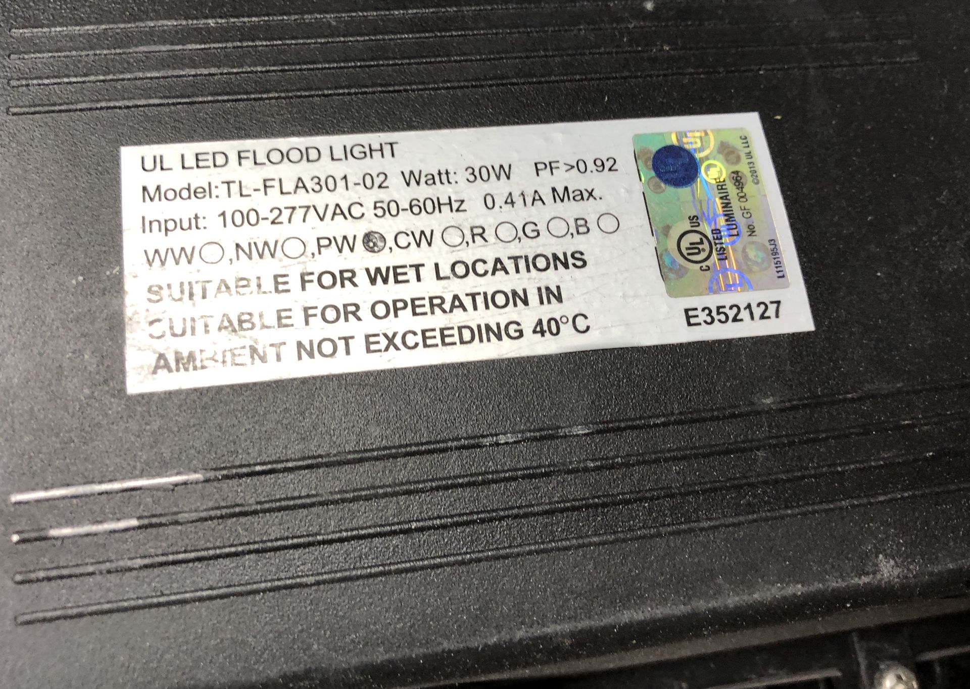 7 UL LED FLOOD LIGHTS WITH WIRES MODEL TL-FLA301-02 30W - Image 3 of 3
