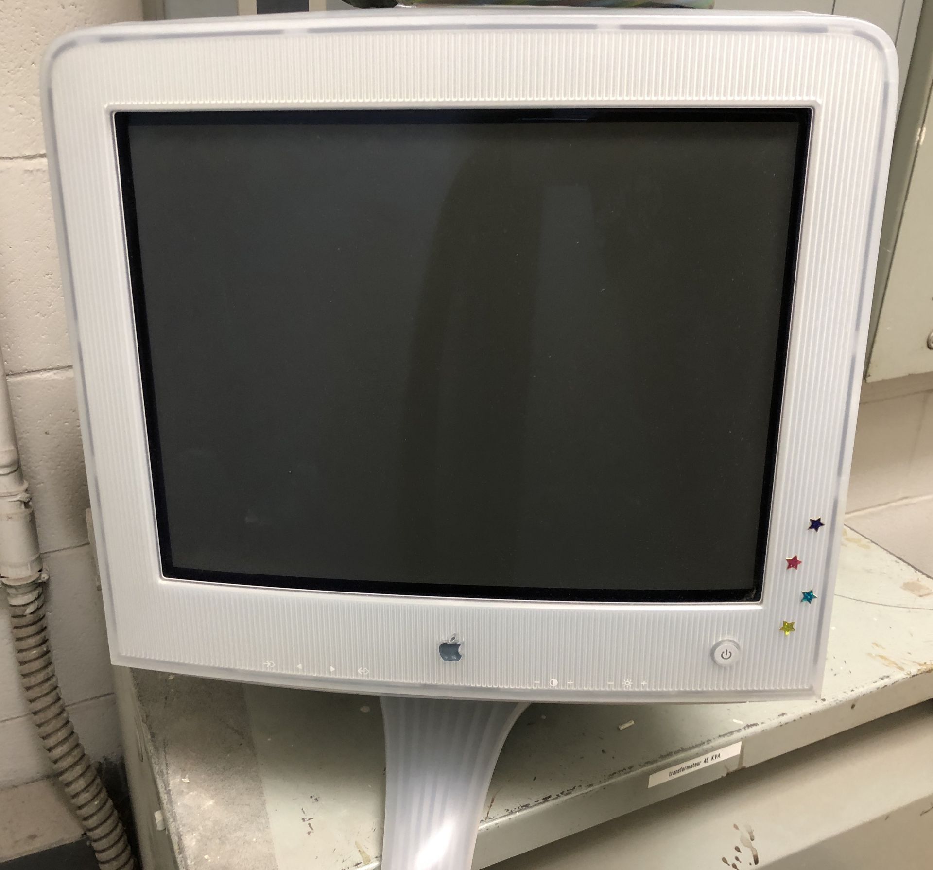 MAC COMPUTER , SCREEN COMPUTER IN ONE UNIT - Image 3 of 3