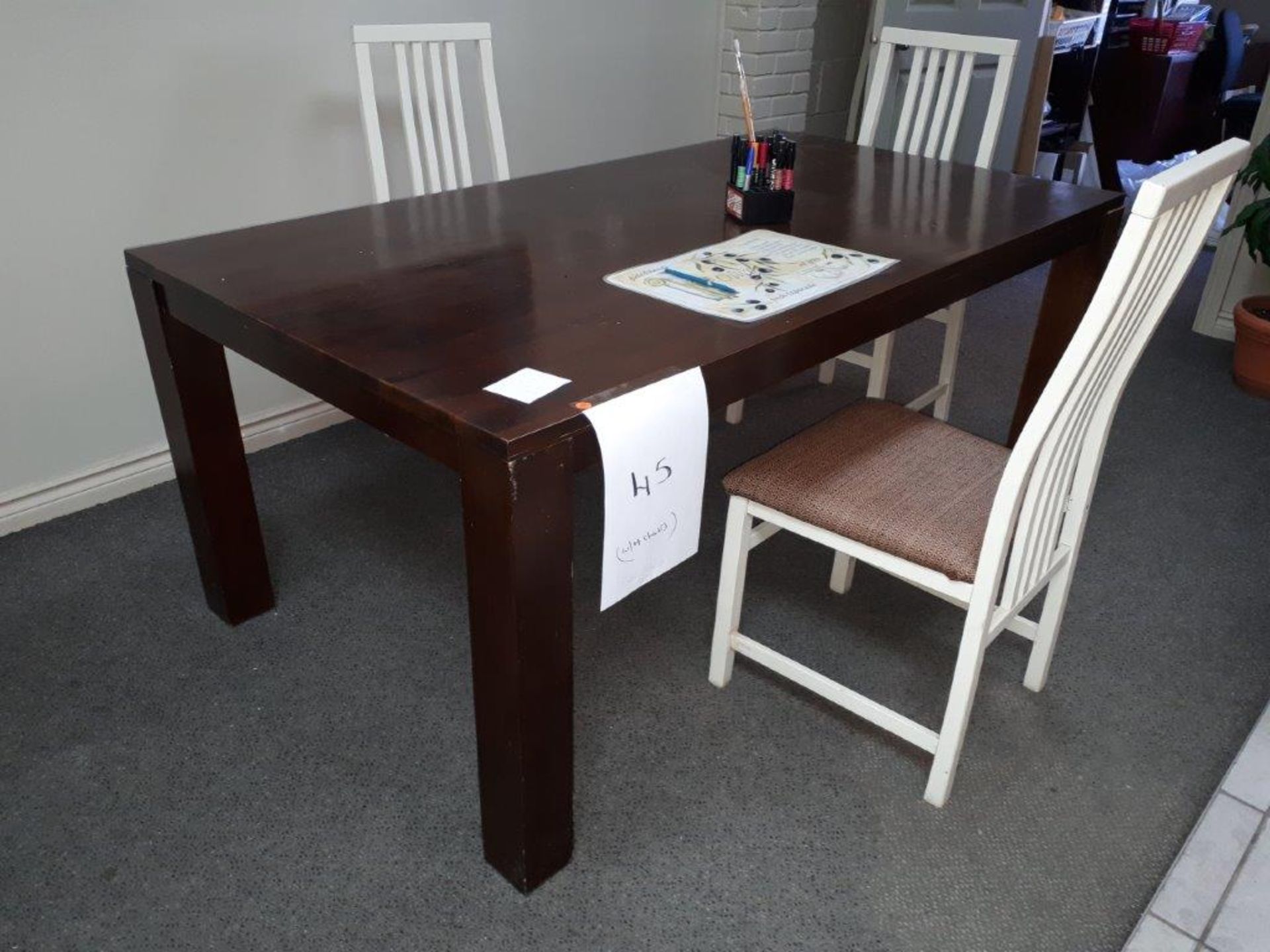 LOT: TABLE & (4) CHAIRS