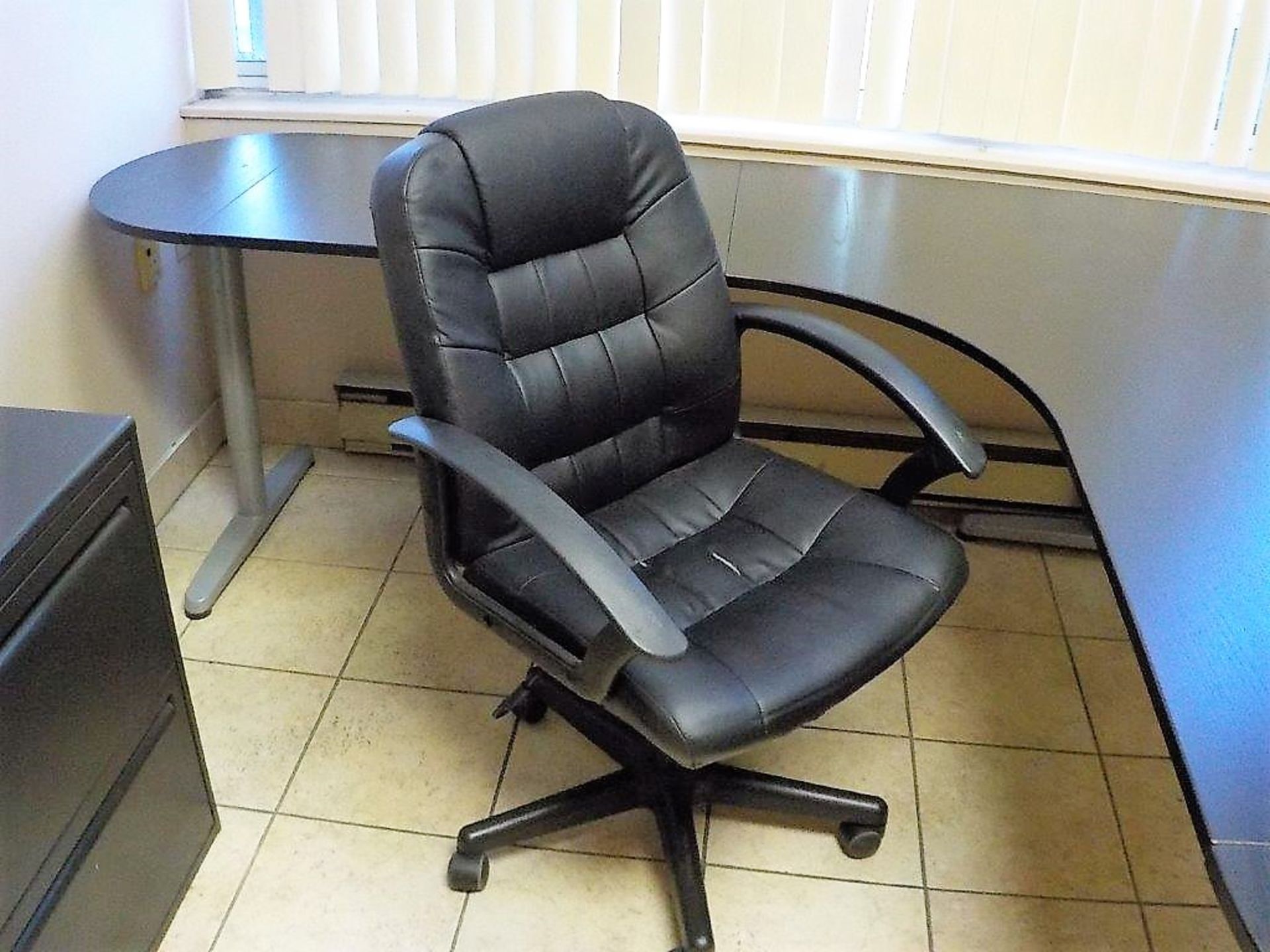 EXECUTIVE ARMCHAIR