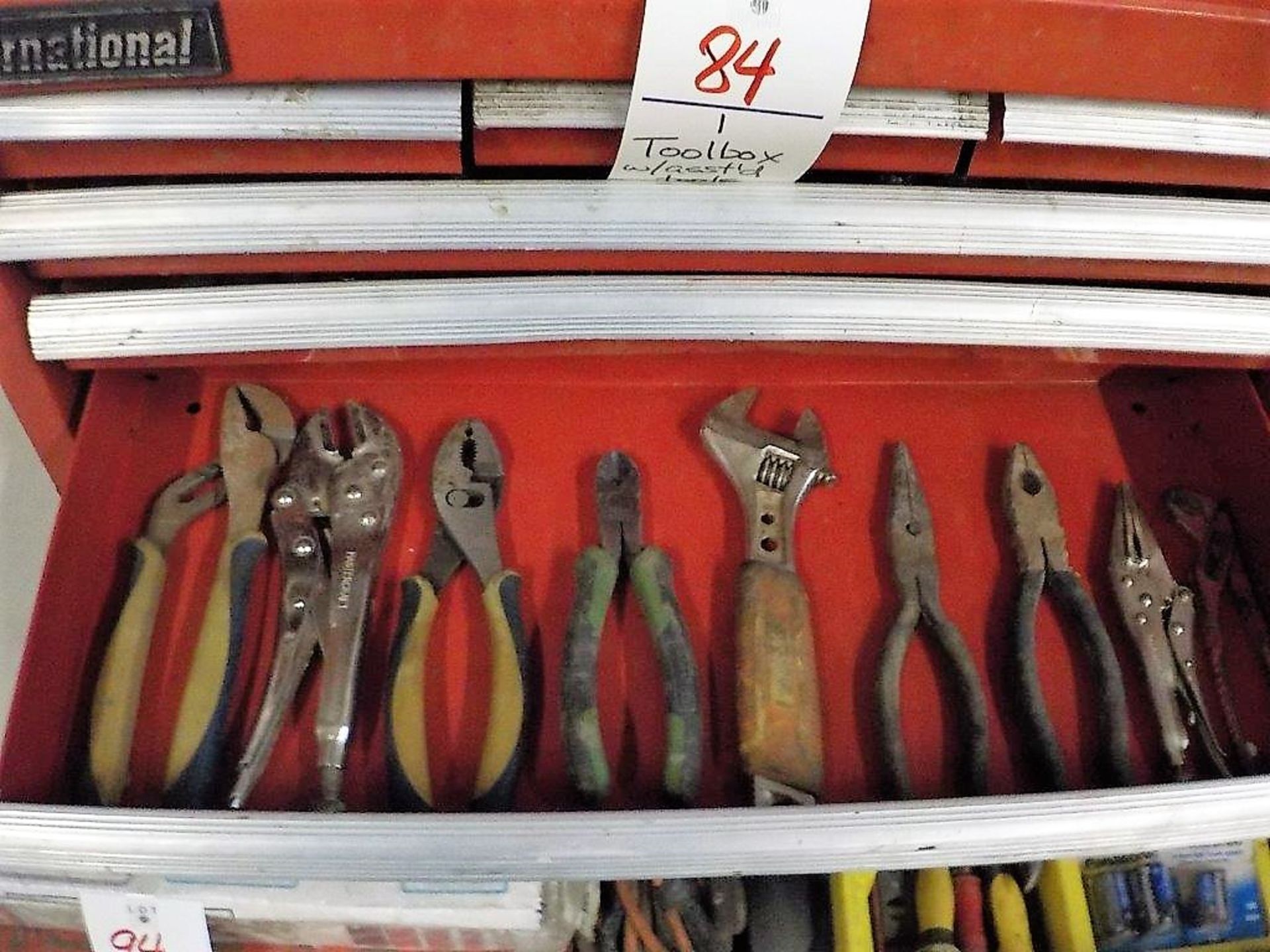 TOOLBOX W/ASSORTED TOOLS - Image 5 of 5