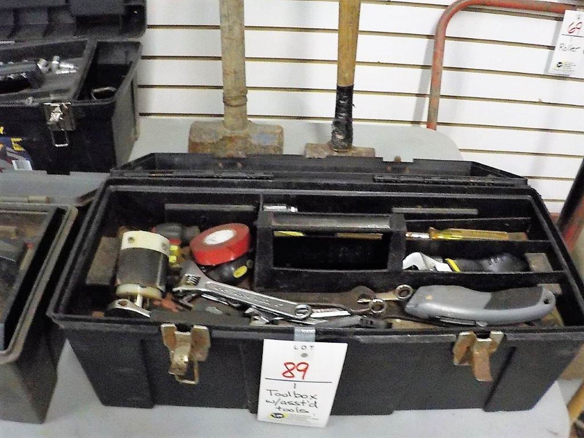 TOOLBOX W/ASSORTED TOOLS - Image 2 of 3