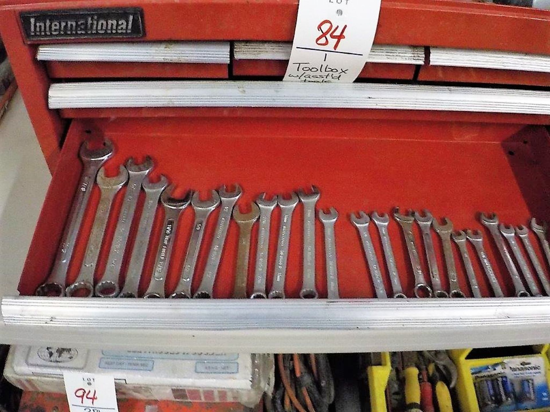 TOOLBOX W/ASSORTED TOOLS - Image 4 of 5