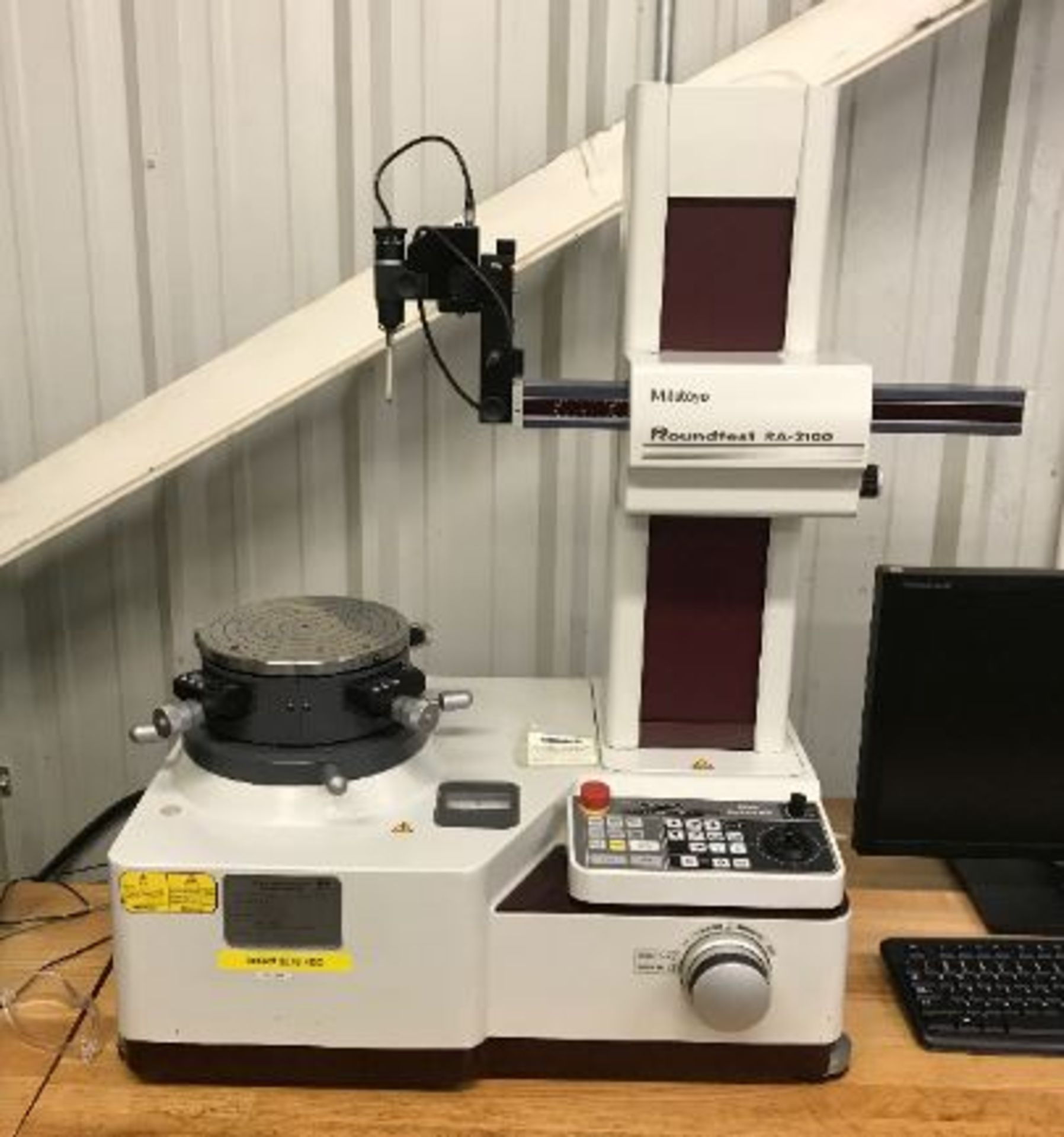Mitutoyo Roundtest RA-2100 DS Roundness Tester