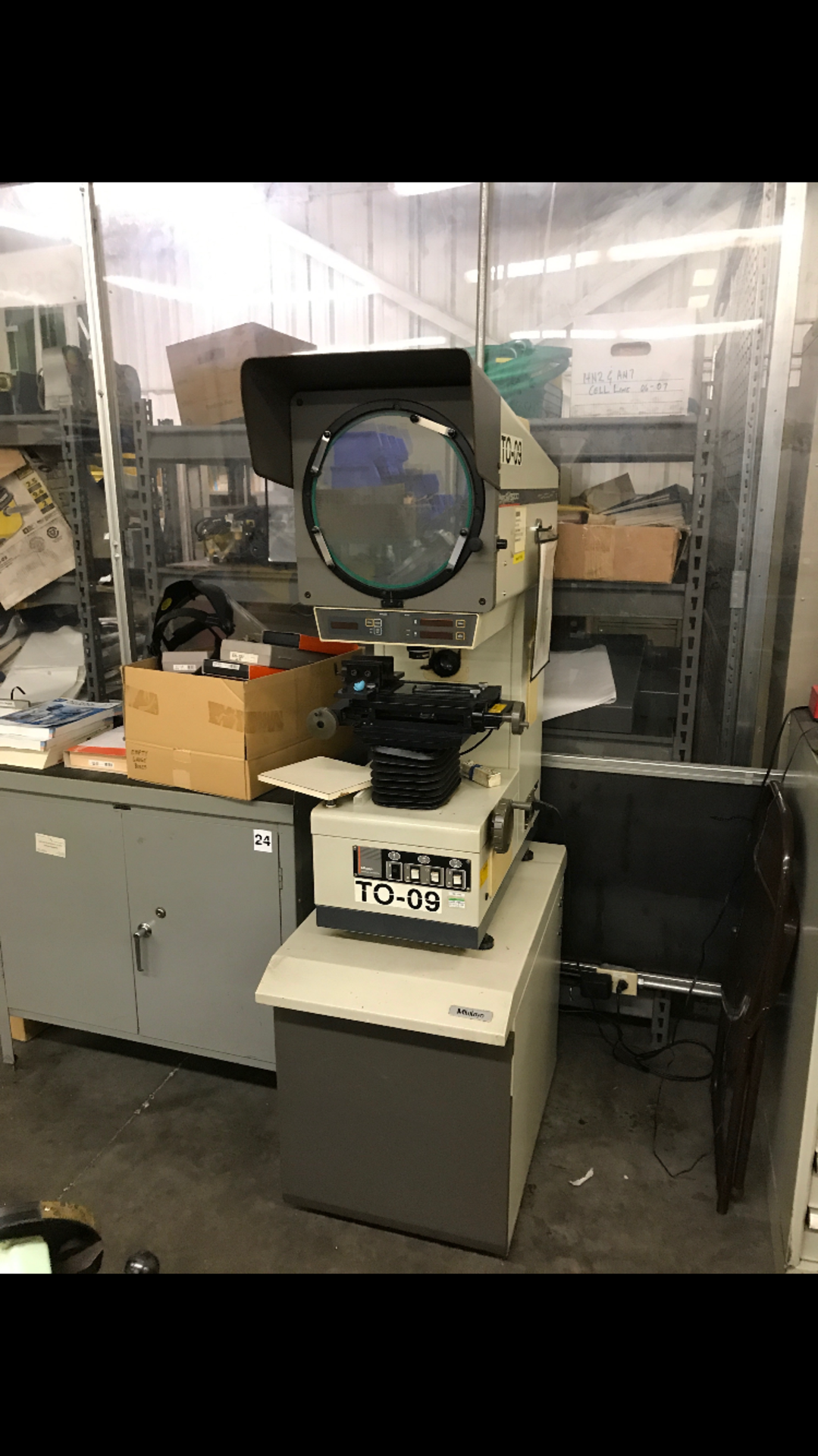 Mitutoyo 12" Optical Comparator PJ-3000