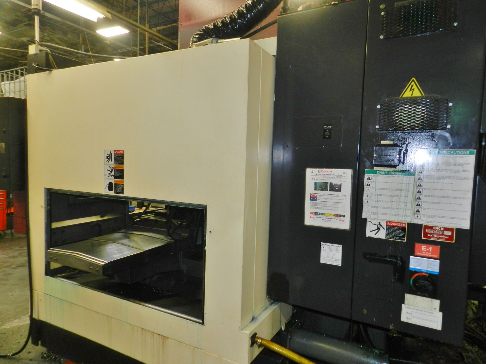 OKK MDV-55 Vertical Machining Center - Image 2 of 7